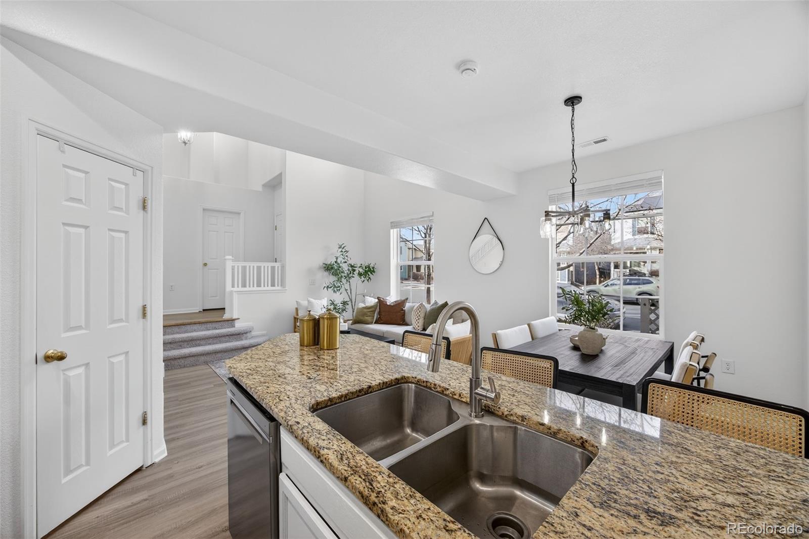 MLS Image #18 for 2290  akron court 101,denver, Colorado