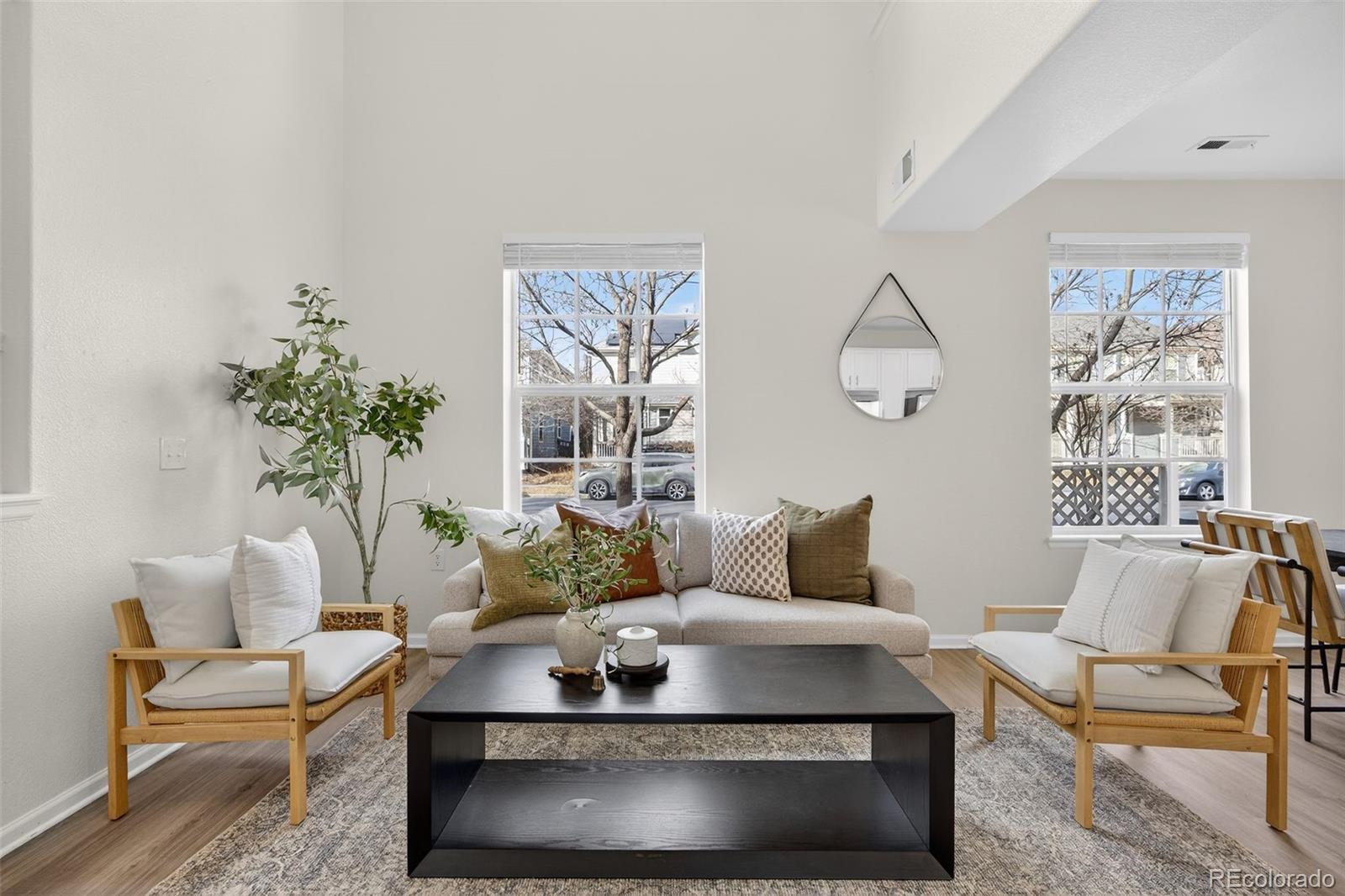 MLS Image #7 for 2290  akron court 101,denver, Colorado