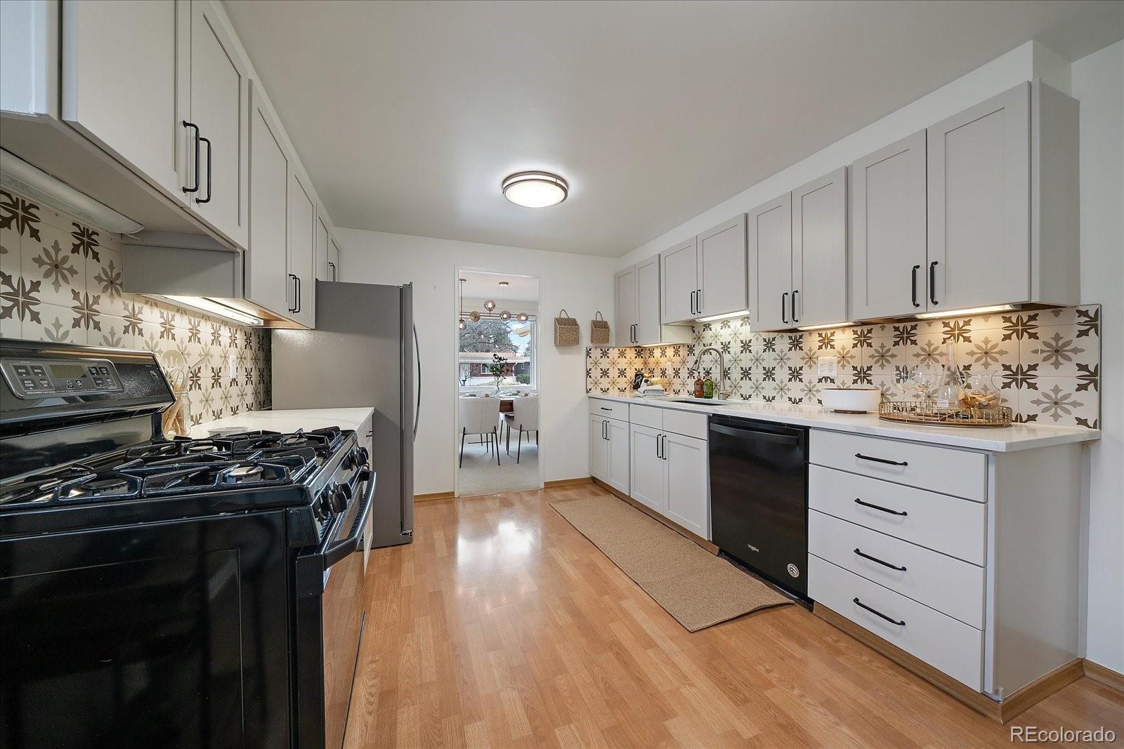 MLS Image #12 for 593 e amherst place,englewood, Colorado