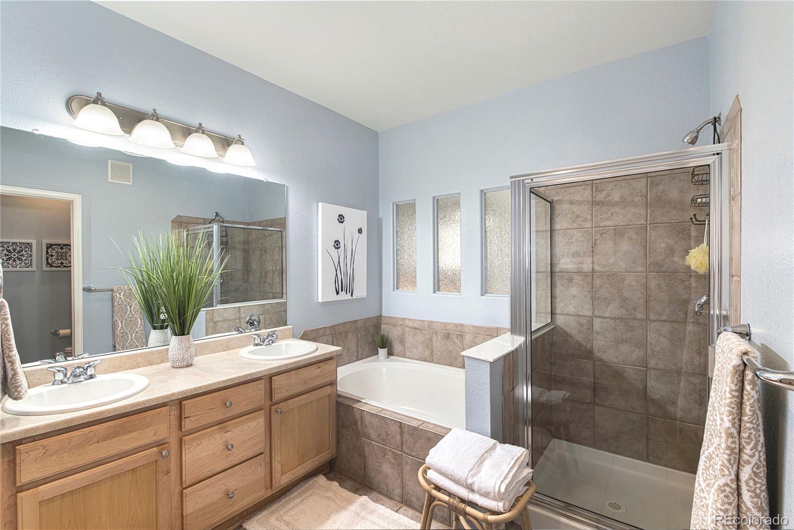 MLS Image #13 for 9002 e 24th place 101,denver, Colorado