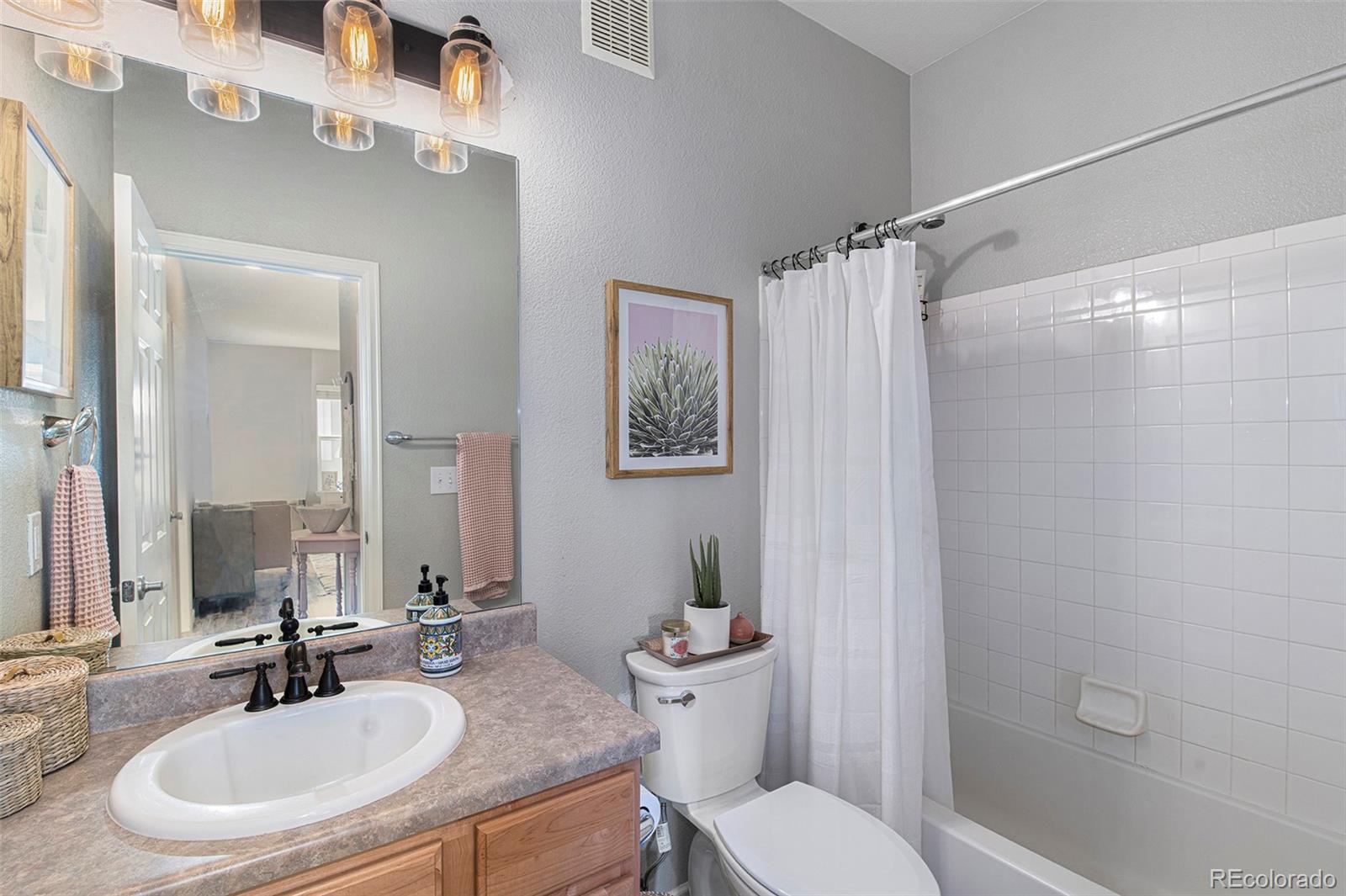 MLS Image #16 for 9002 e 24th place 101,denver, Colorado