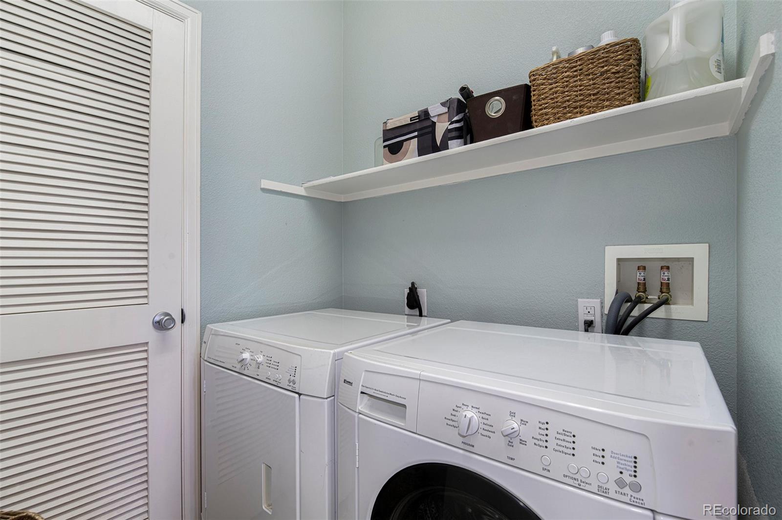MLS Image #17 for 9002 e 24th place 101,denver, Colorado