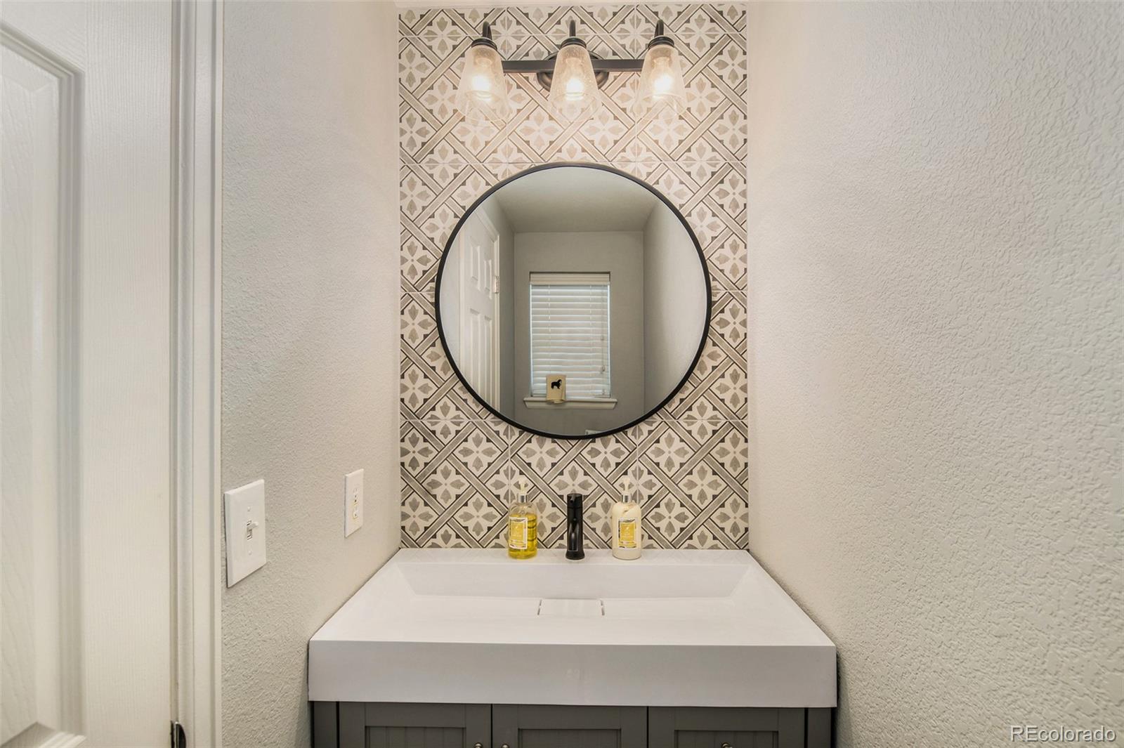 MLS Image #7 for 9002 e 24th place 101,denver, Colorado