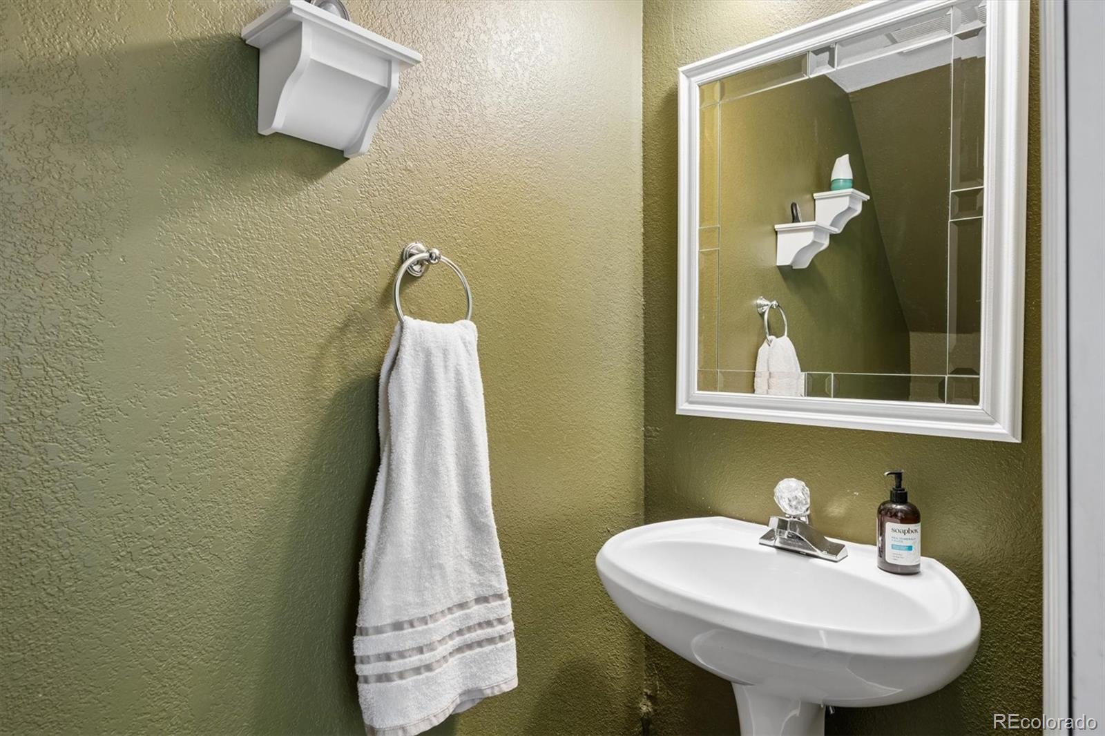 MLS Image #17 for 19962 e harvard avenue,aurora, Colorado