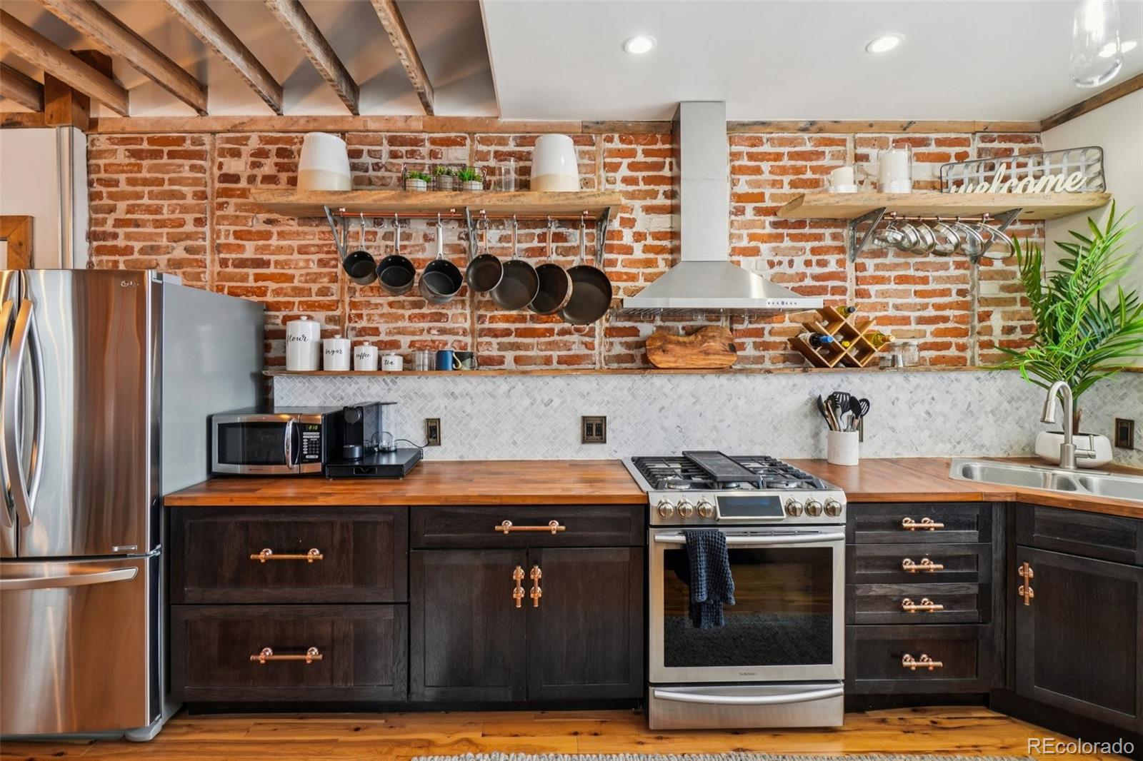 MLS Image #10 for 610 n logan street,denver, Colorado