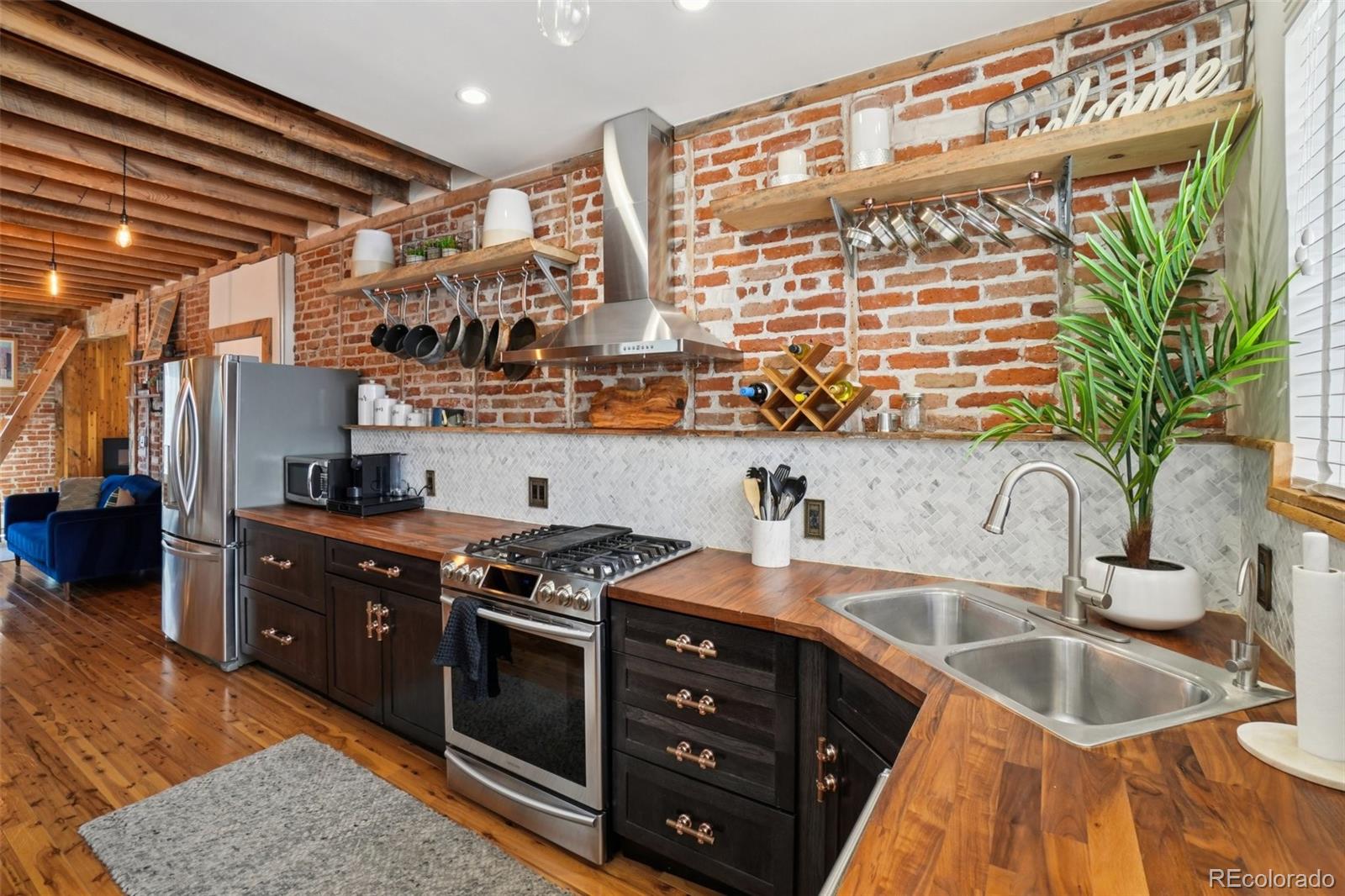 MLS Image #13 for 610 n logan street,denver, Colorado