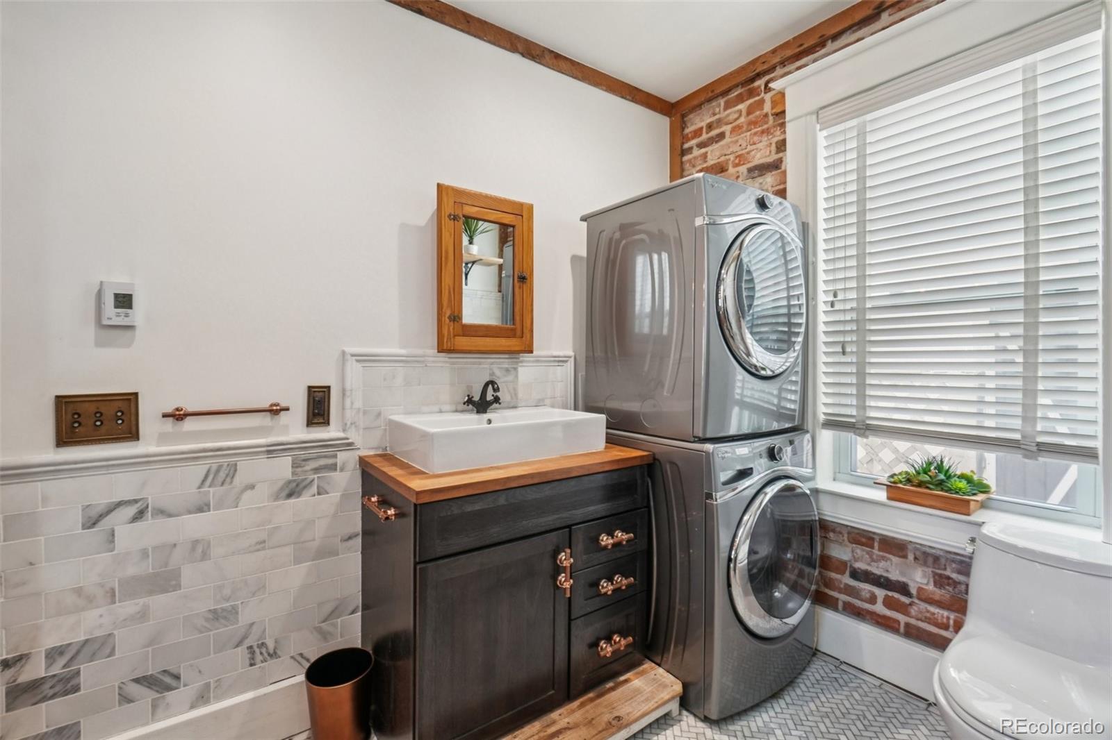 MLS Image #22 for 610 n logan street,denver, Colorado