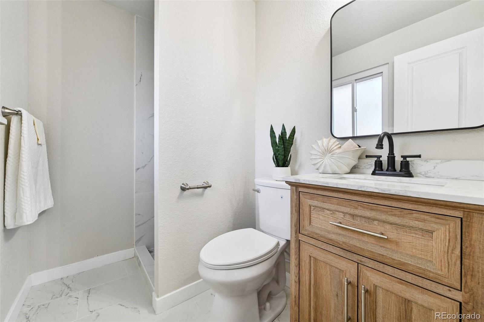 MLS Image #11 for 225  tucson street,aurora, Colorado