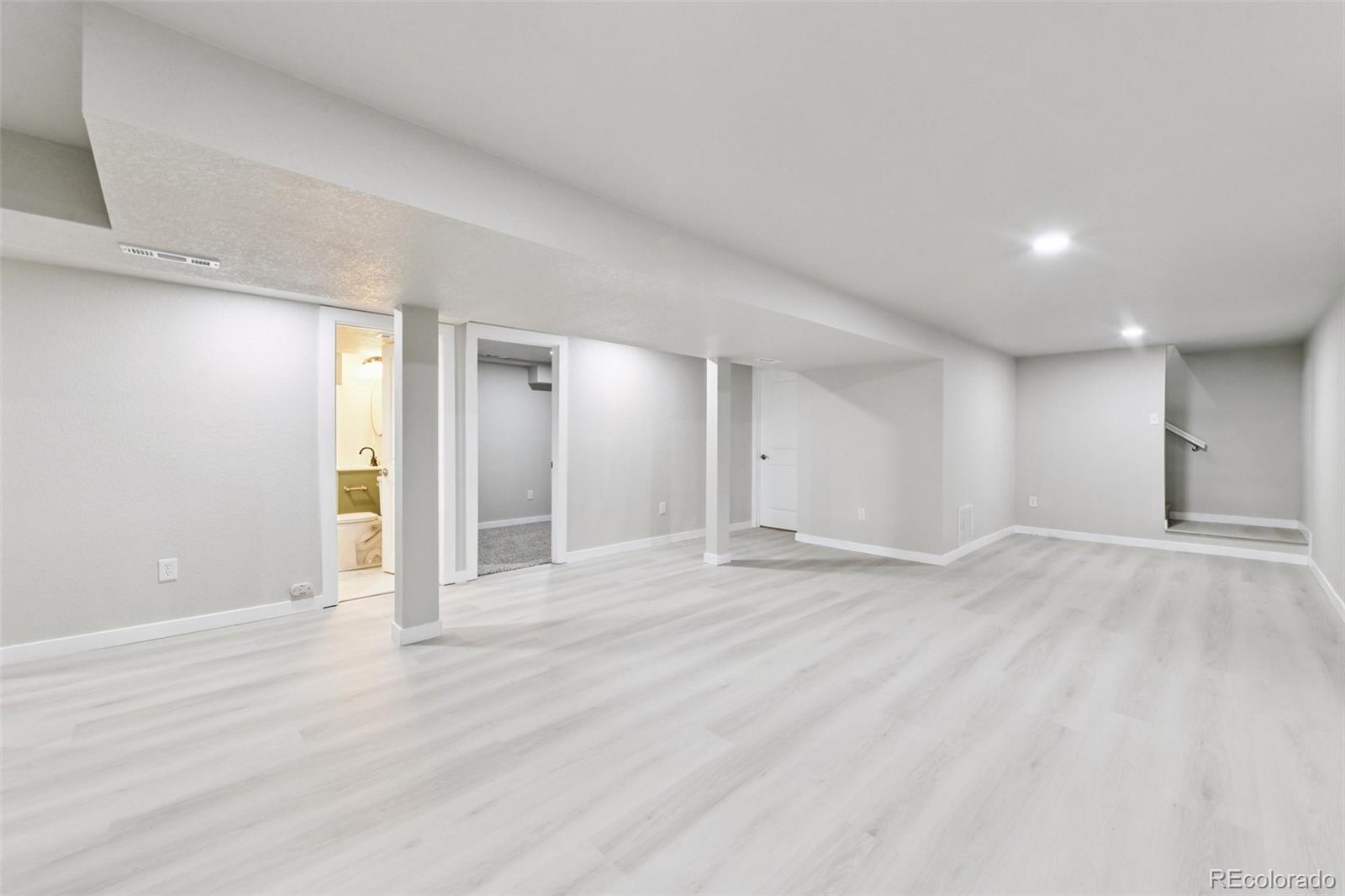 MLS Image #16 for 225  tucson street,aurora, Colorado