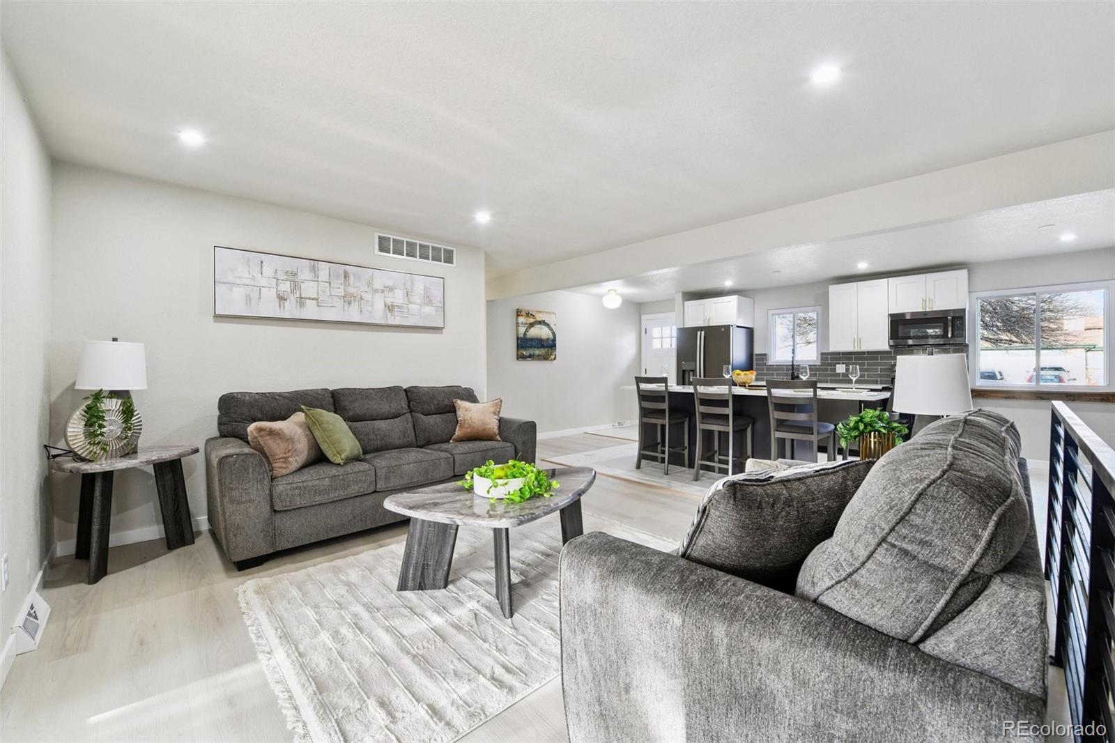 MLS Image #3 for 225  tucson street,aurora, Colorado