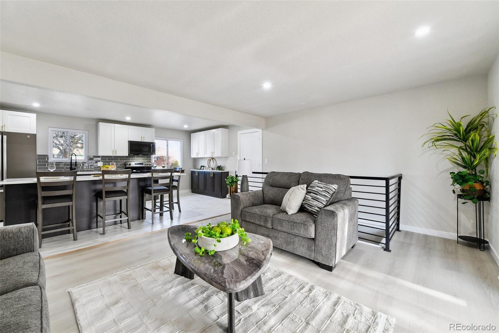 MLS Image #4 for 225  tucson street,aurora, Colorado