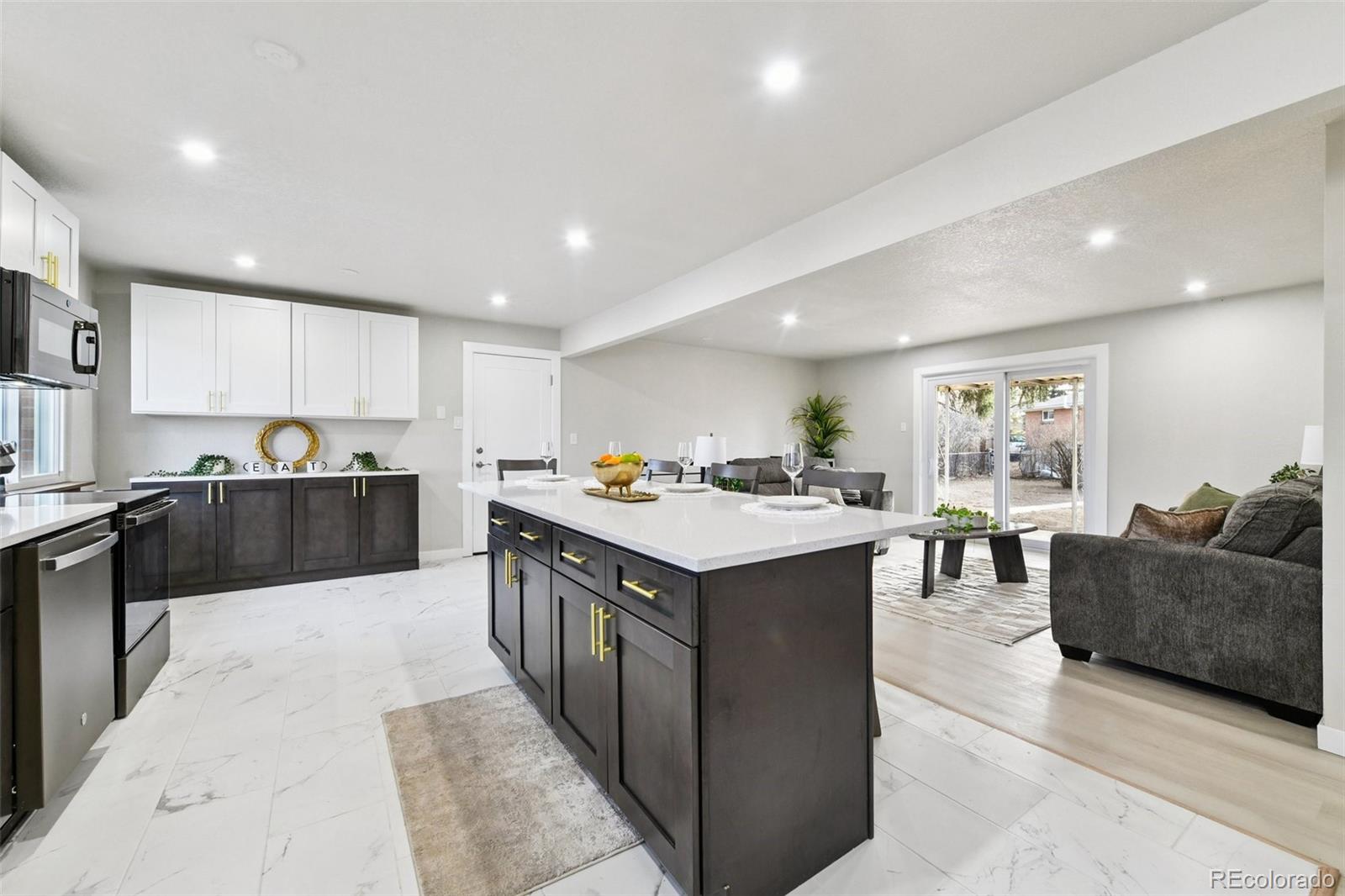 MLS Image #8 for 225  tucson street,aurora, Colorado