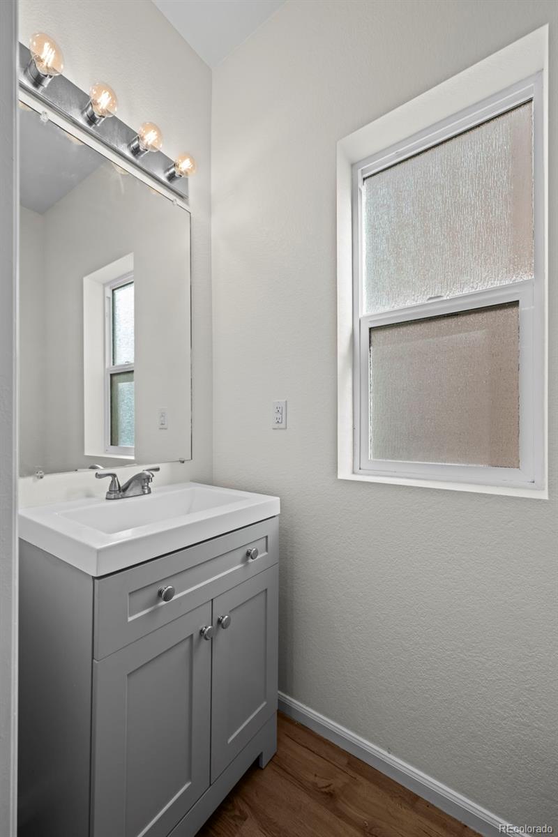 MLS Image #12 for 18605 e 47th avenue,denver, Colorado
