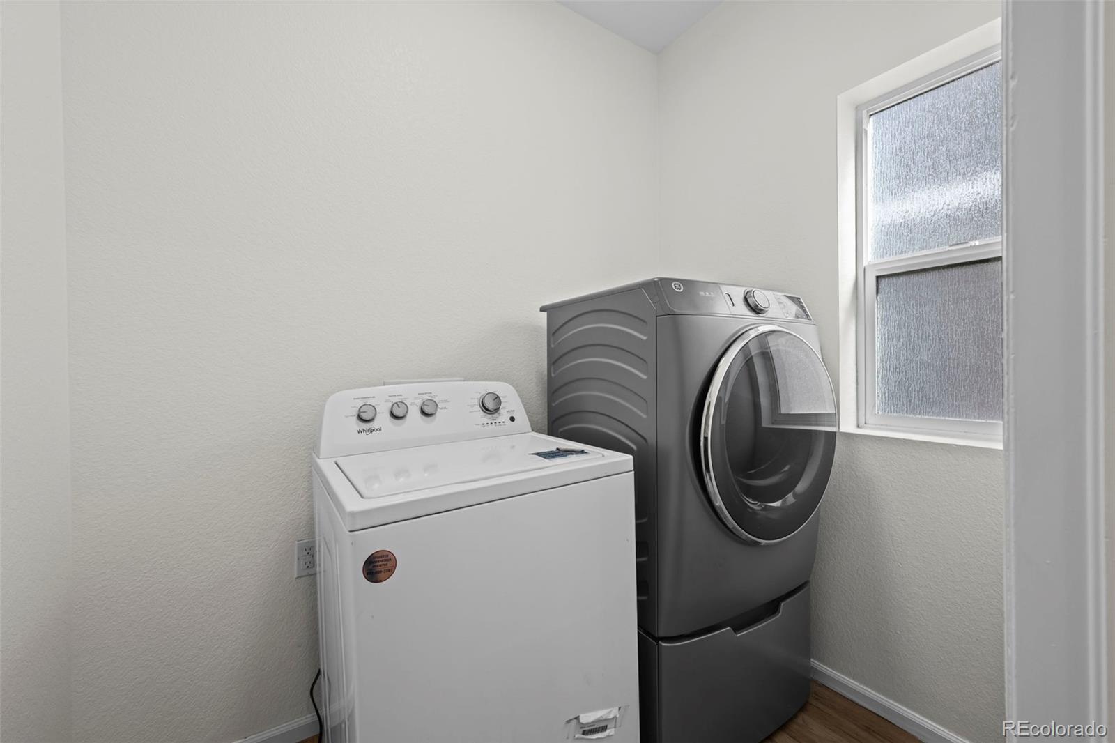 MLS Image #13 for 18605 e 47th avenue,denver, Colorado