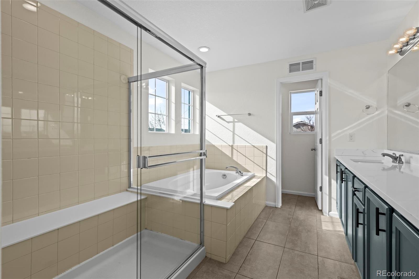 MLS Image #18 for 18605 e 47th avenue,denver, Colorado