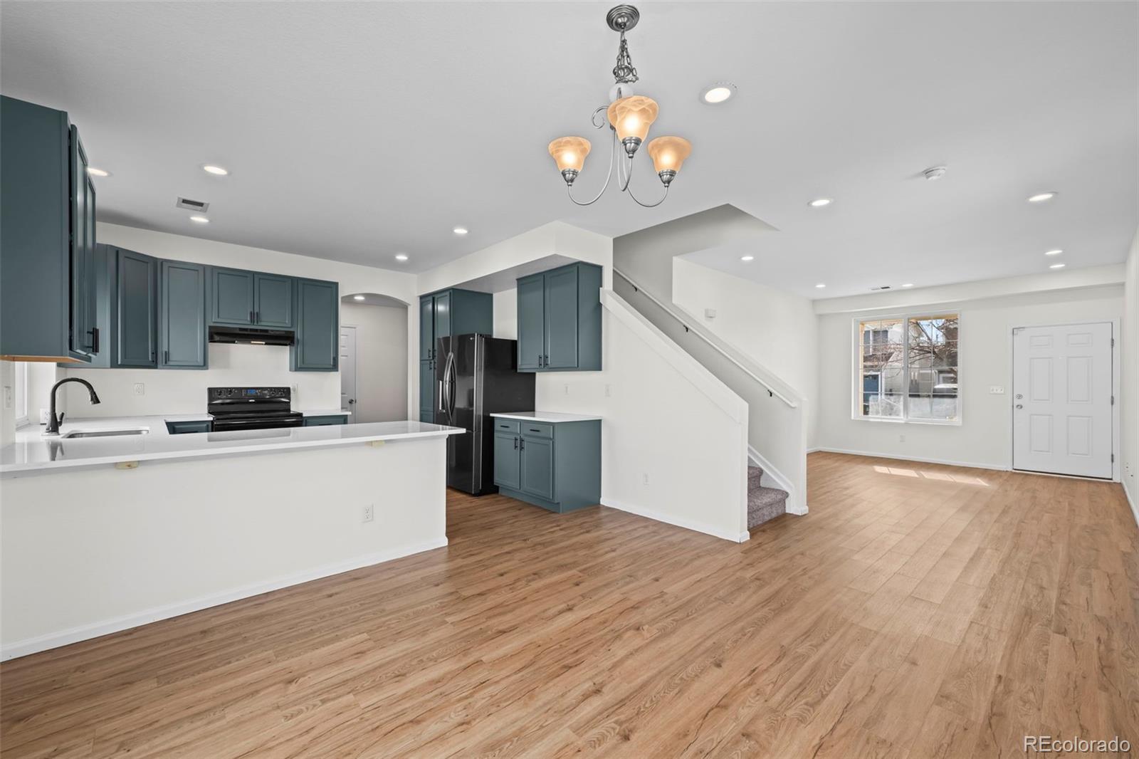 MLS Image #7 for 18605 e 47th avenue,denver, Colorado