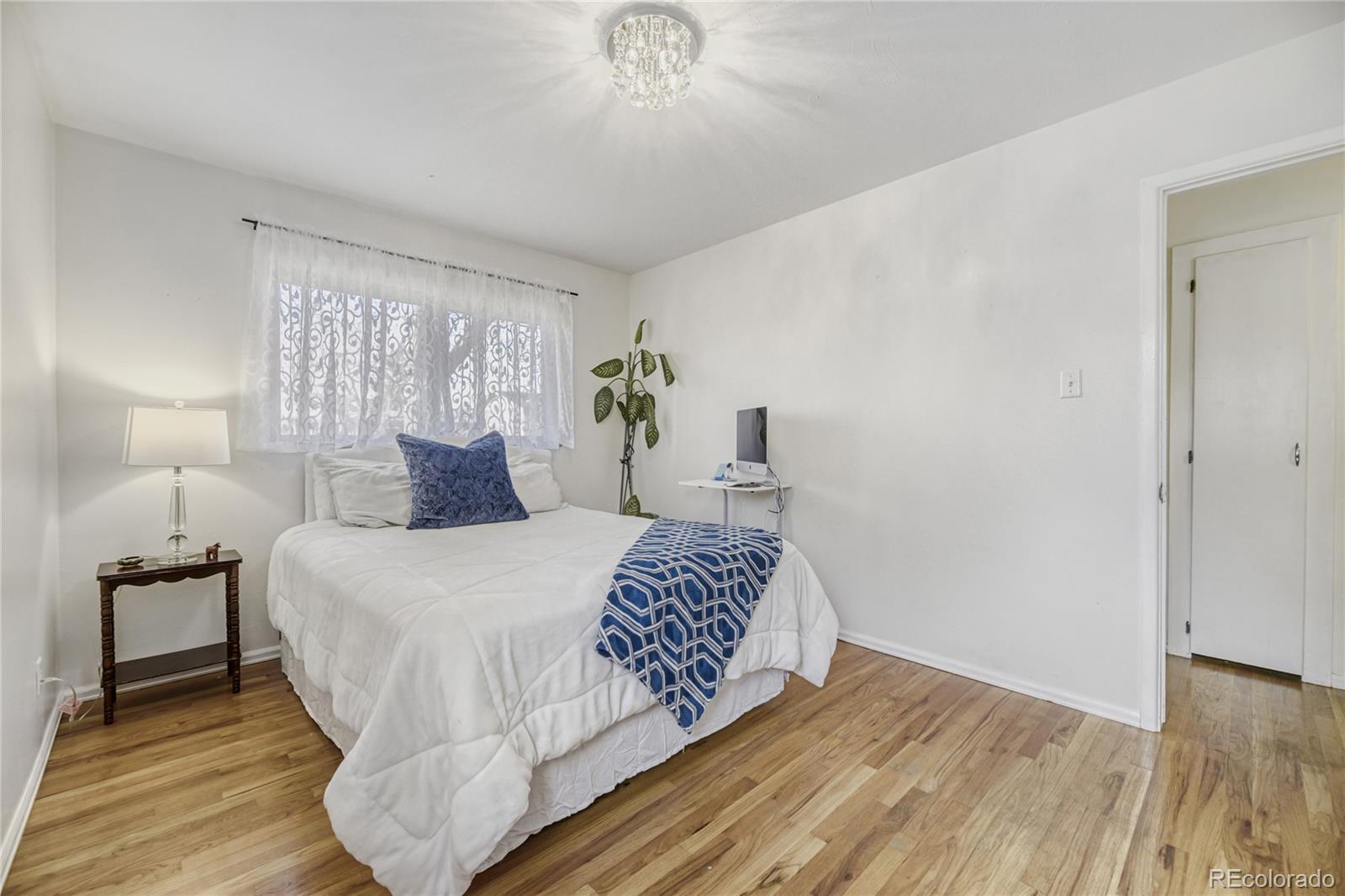 MLS Image #11 for 2924 s zurich court,denver, Colorado
