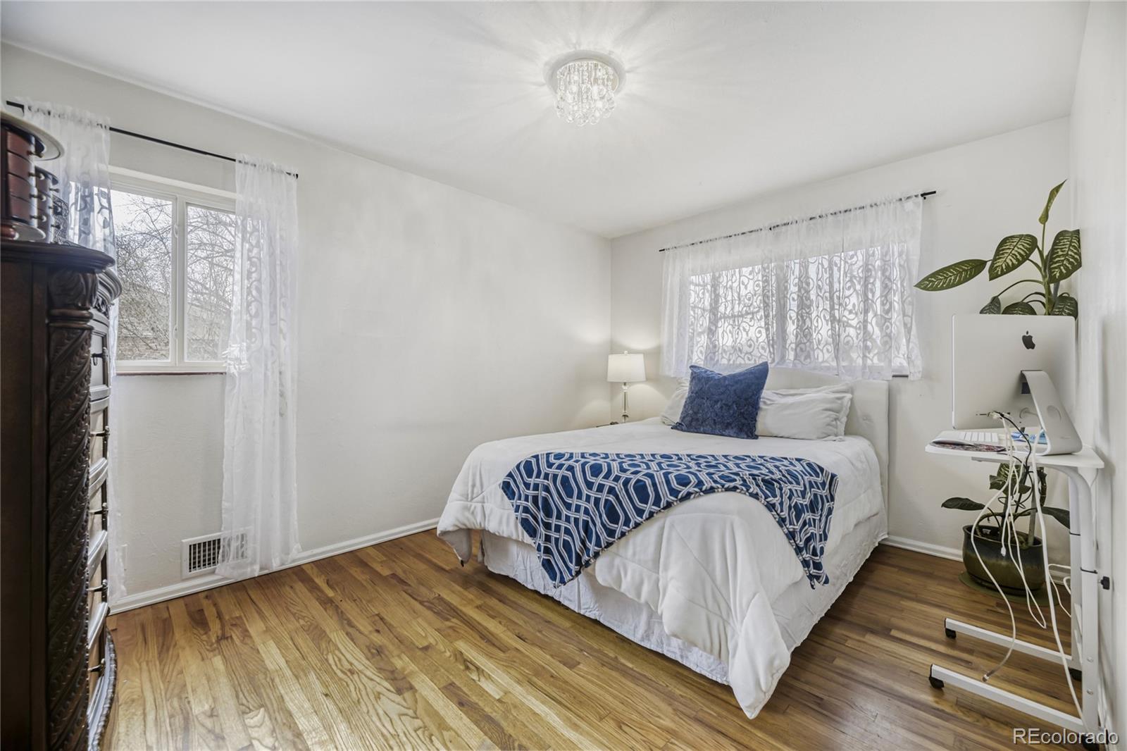 MLS Image #12 for 2924 s zurich court,denver, Colorado