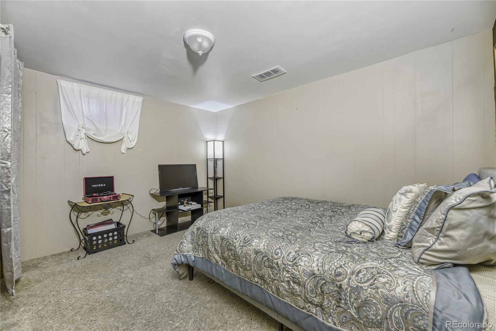 MLS Image #25 for 2924 s zurich court,denver, Colorado