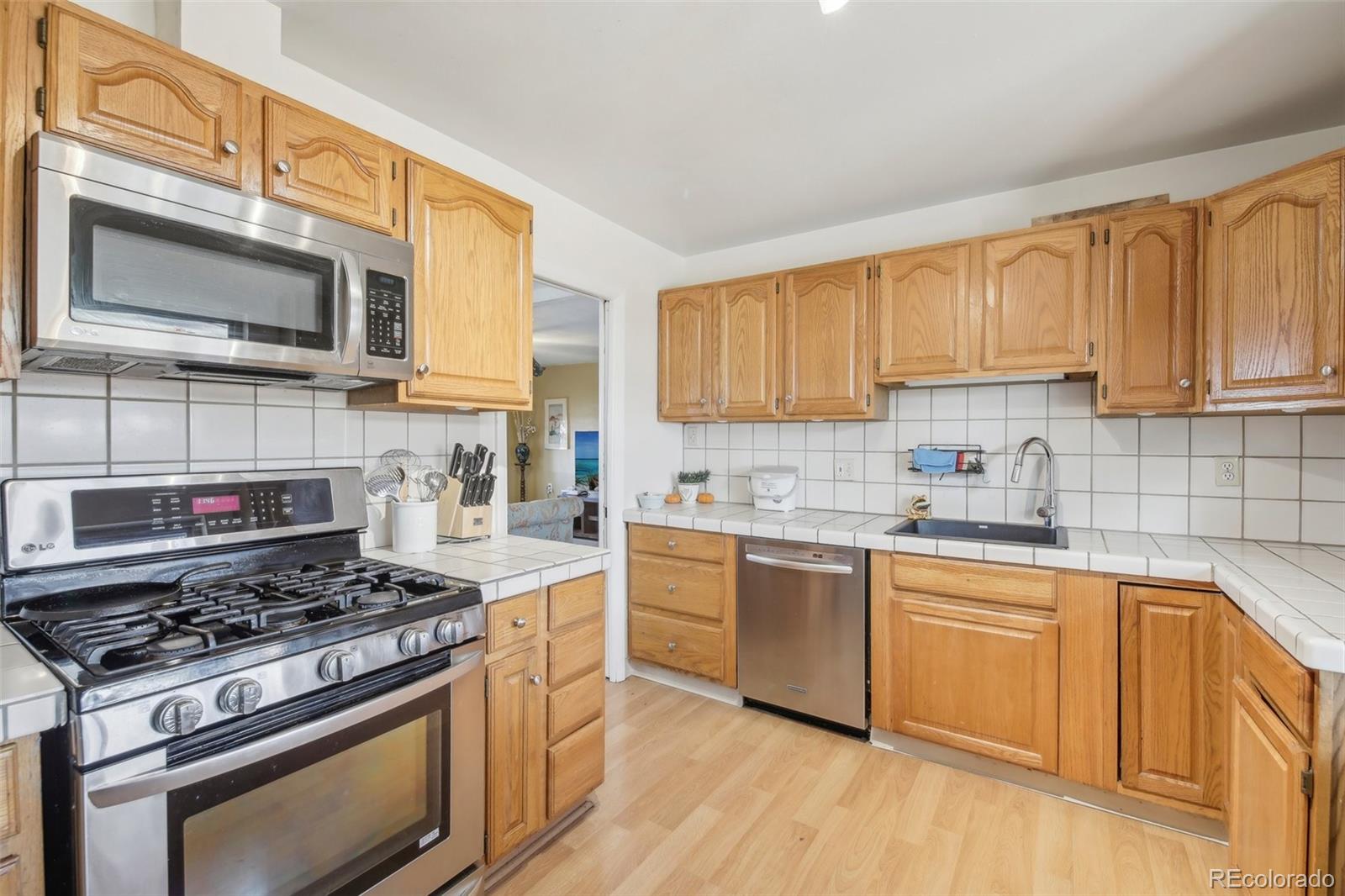 MLS Image #8 for 2924 s zurich court,denver, Colorado