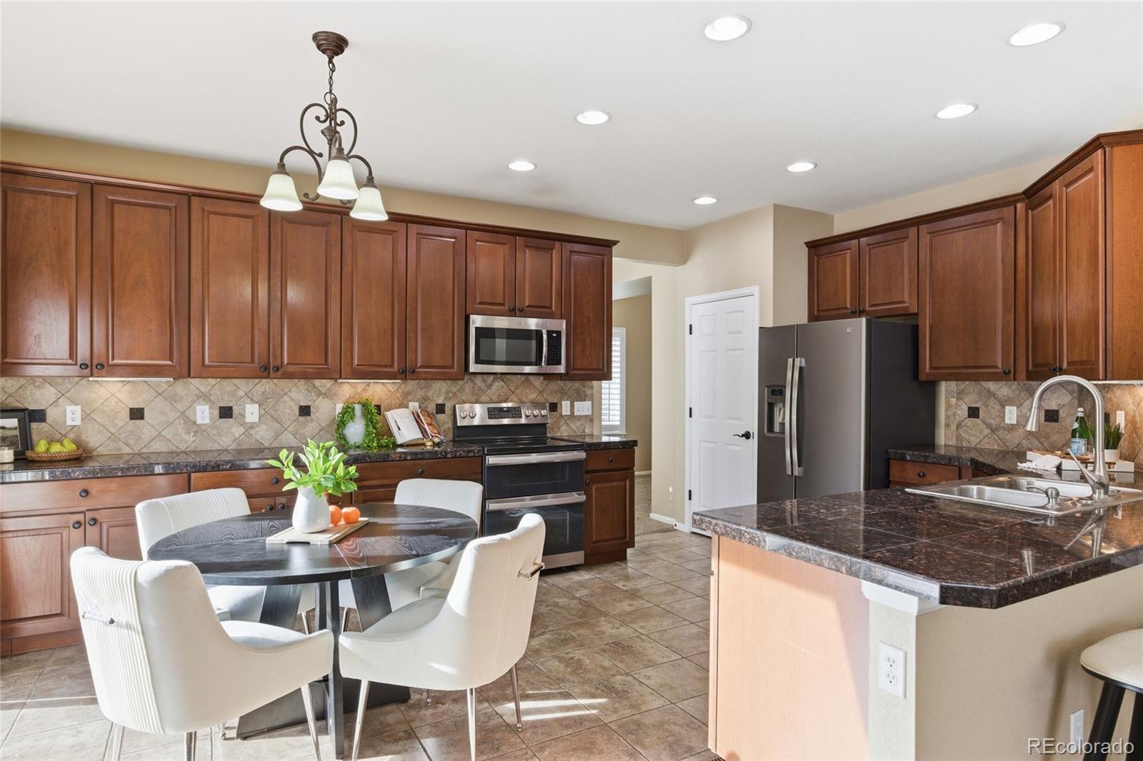 MLS Image #9 for 6477 s oak hill circle,aurora, Colorado