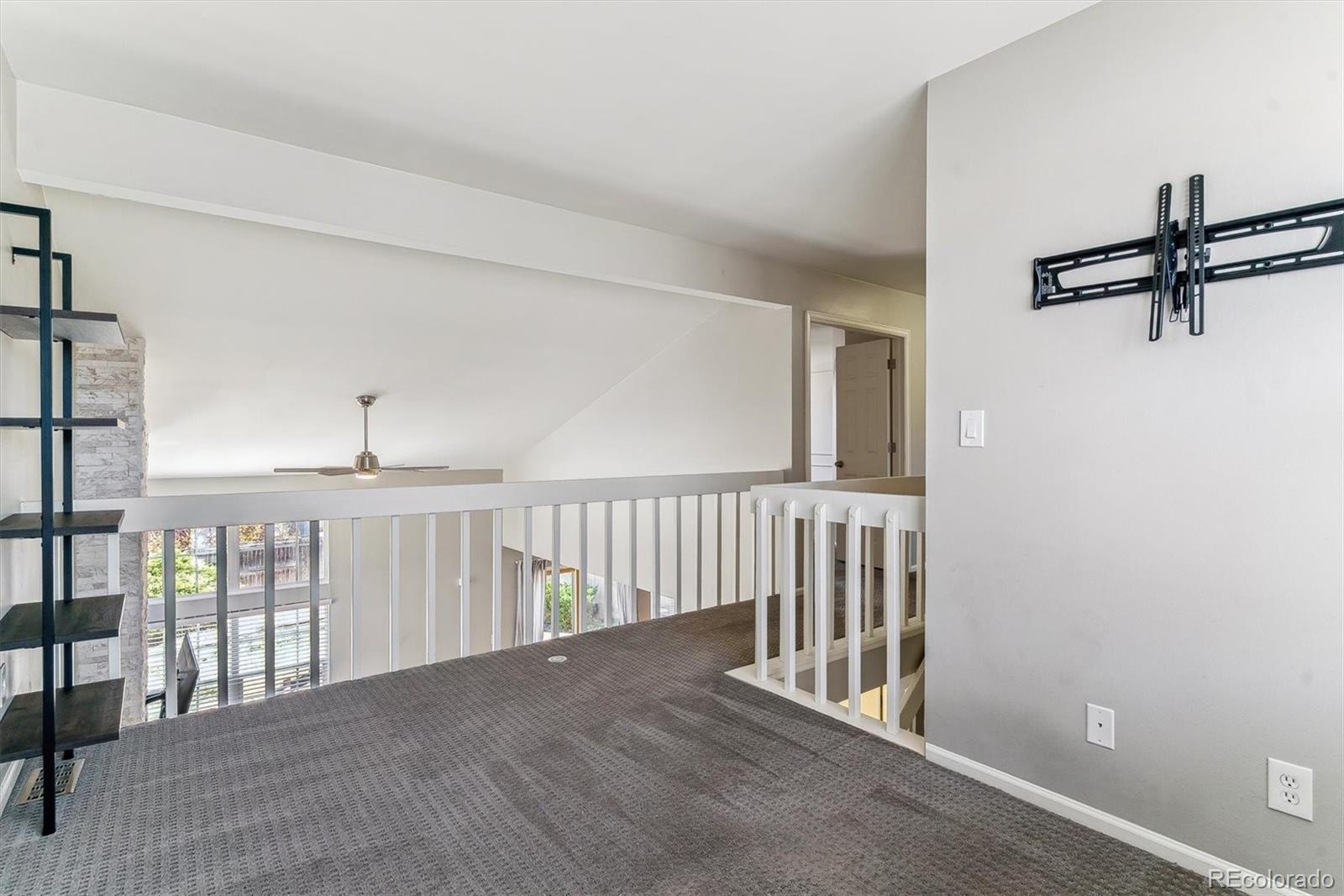 MLS Image #10 for 1550 s syracuse street,denver, Colorado