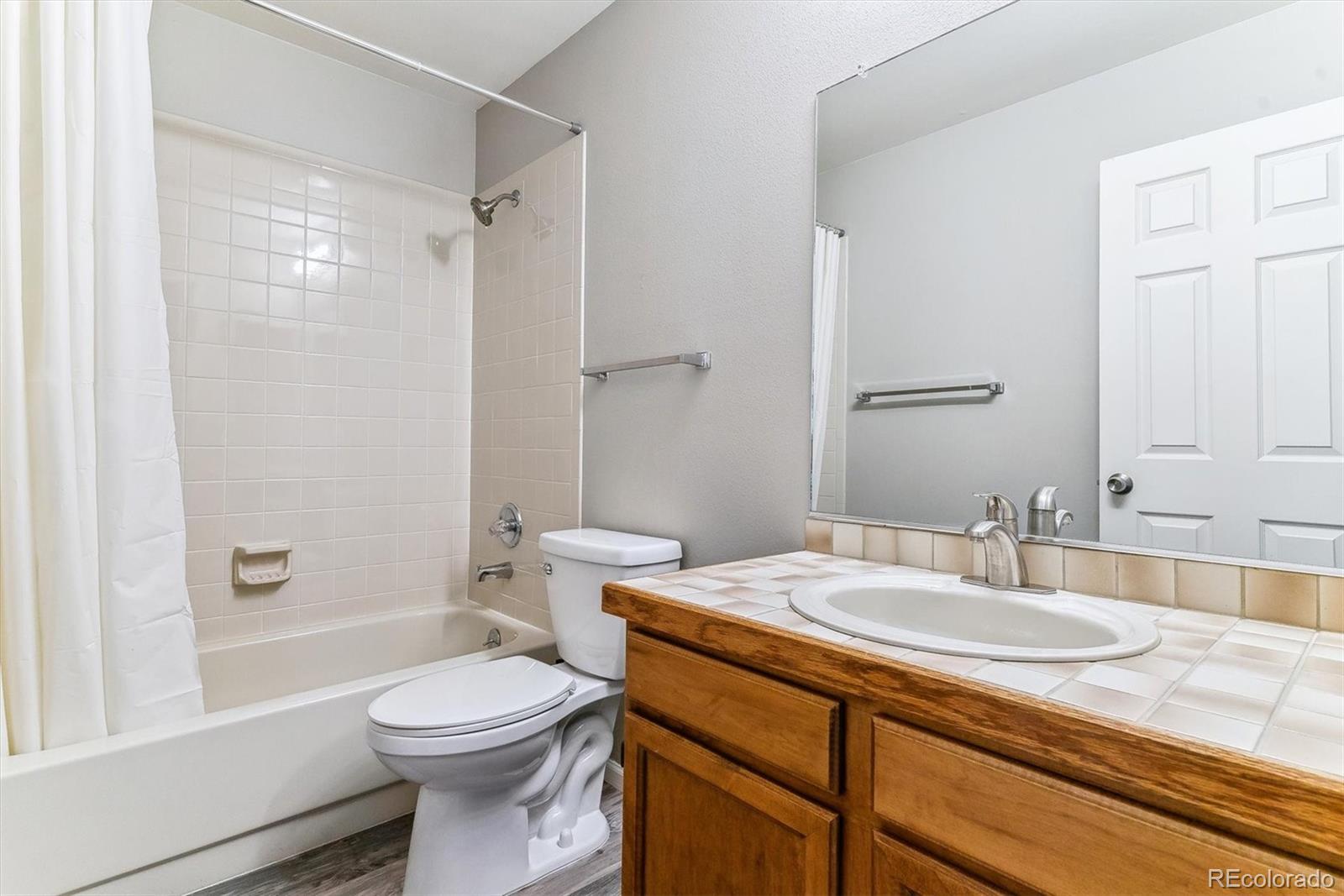 MLS Image #11 for 1550 s syracuse street,denver, Colorado