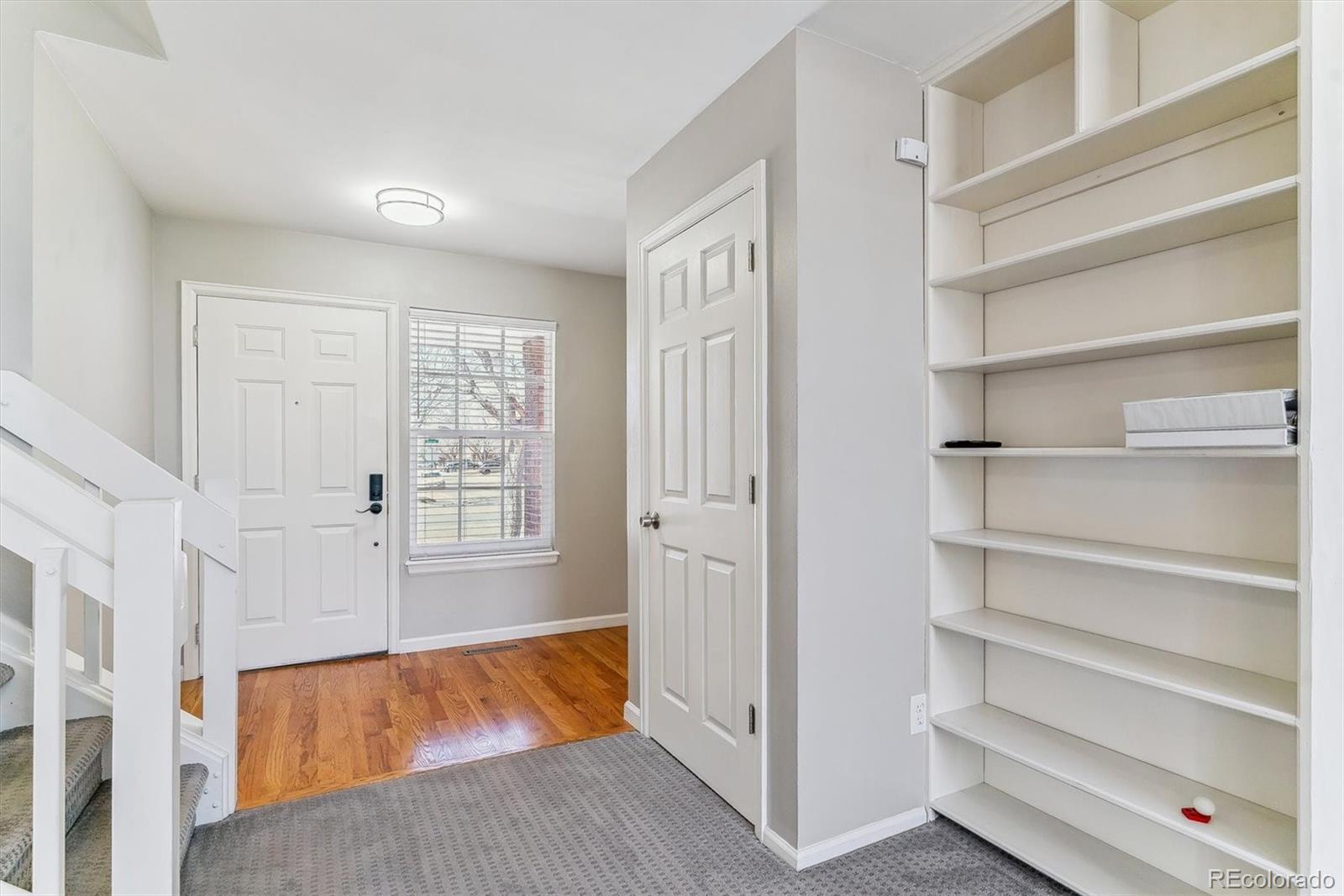 MLS Image #16 for 1550 s syracuse street,denver, Colorado
