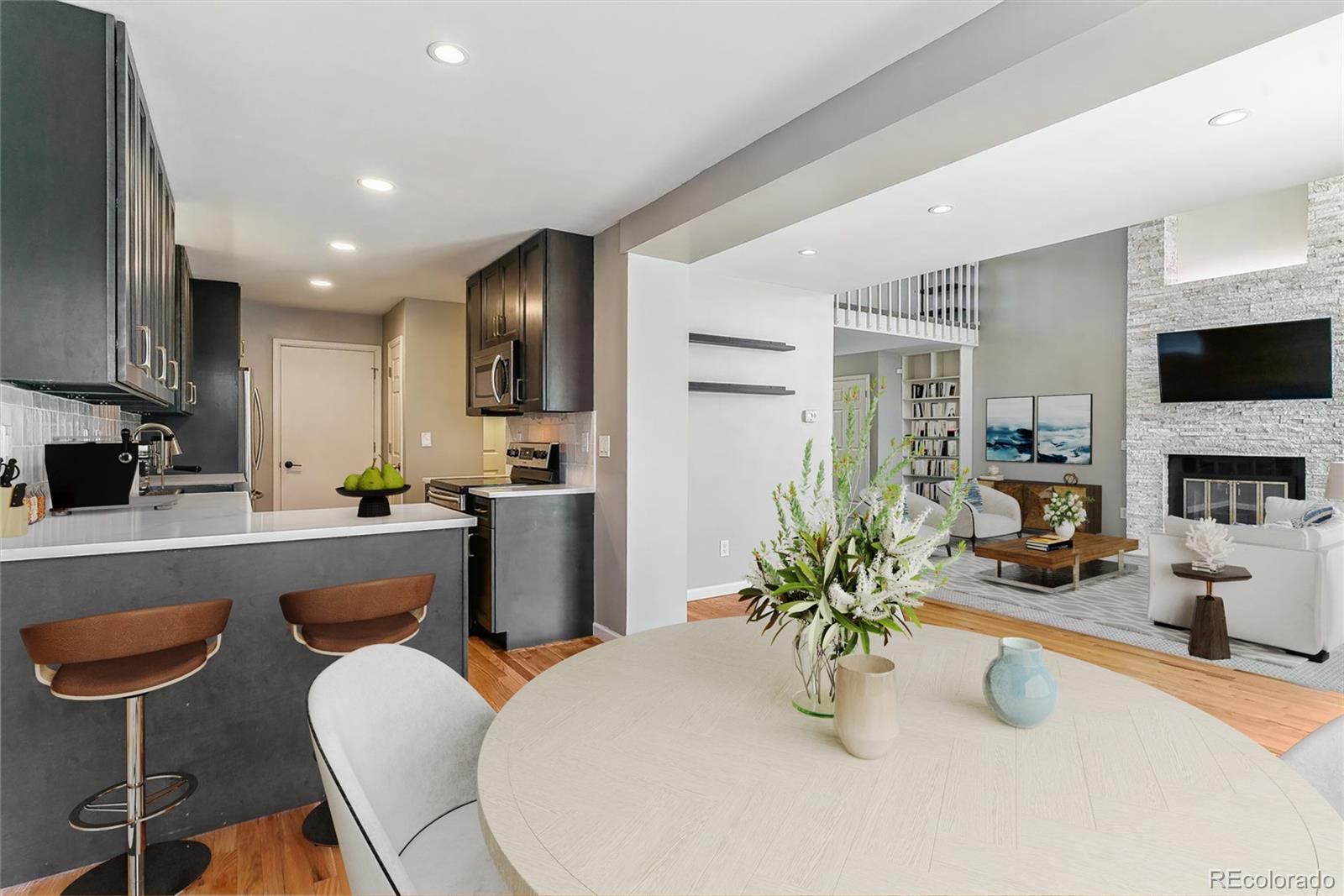 MLS Image #5 for 1550 s syracuse street,denver, Colorado