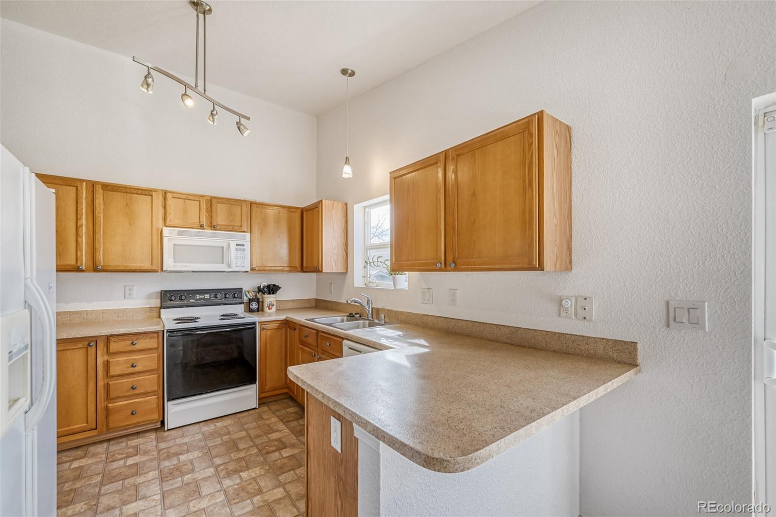 MLS Image #8 for 1055  sunrise circle,dacono, Colorado