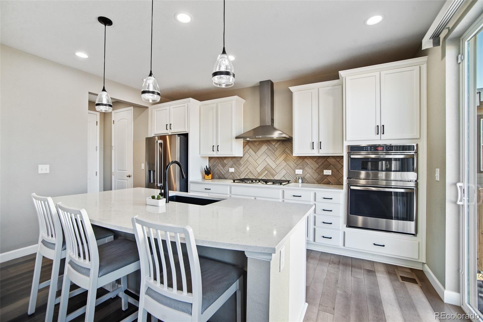 MLS Image #14 for 26421 e moraine place,aurora, Colorado