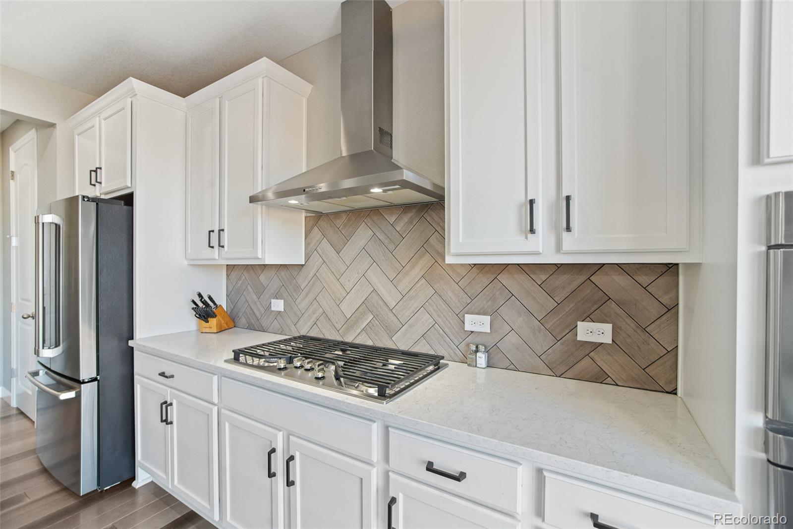 MLS Image #15 for 26421 e moraine place,aurora, Colorado