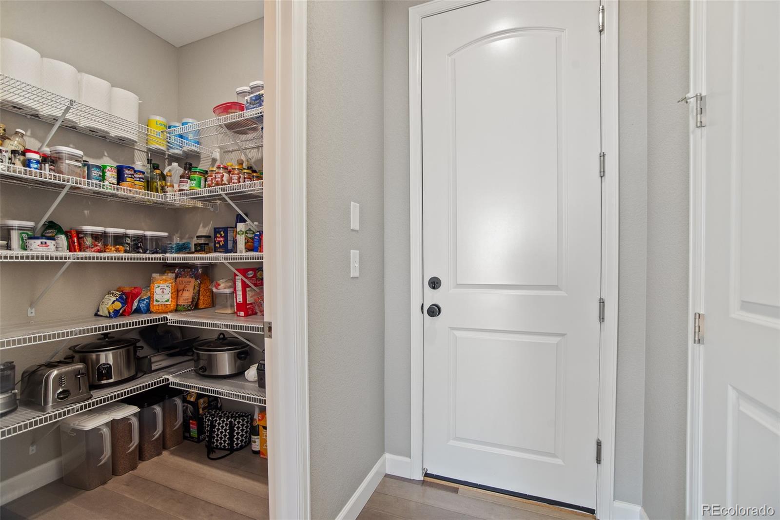 MLS Image #18 for 26421 e moraine place,aurora, Colorado