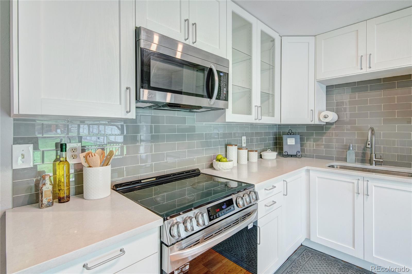 MLS Image #10 for 6523 s field way,littleton, Colorado