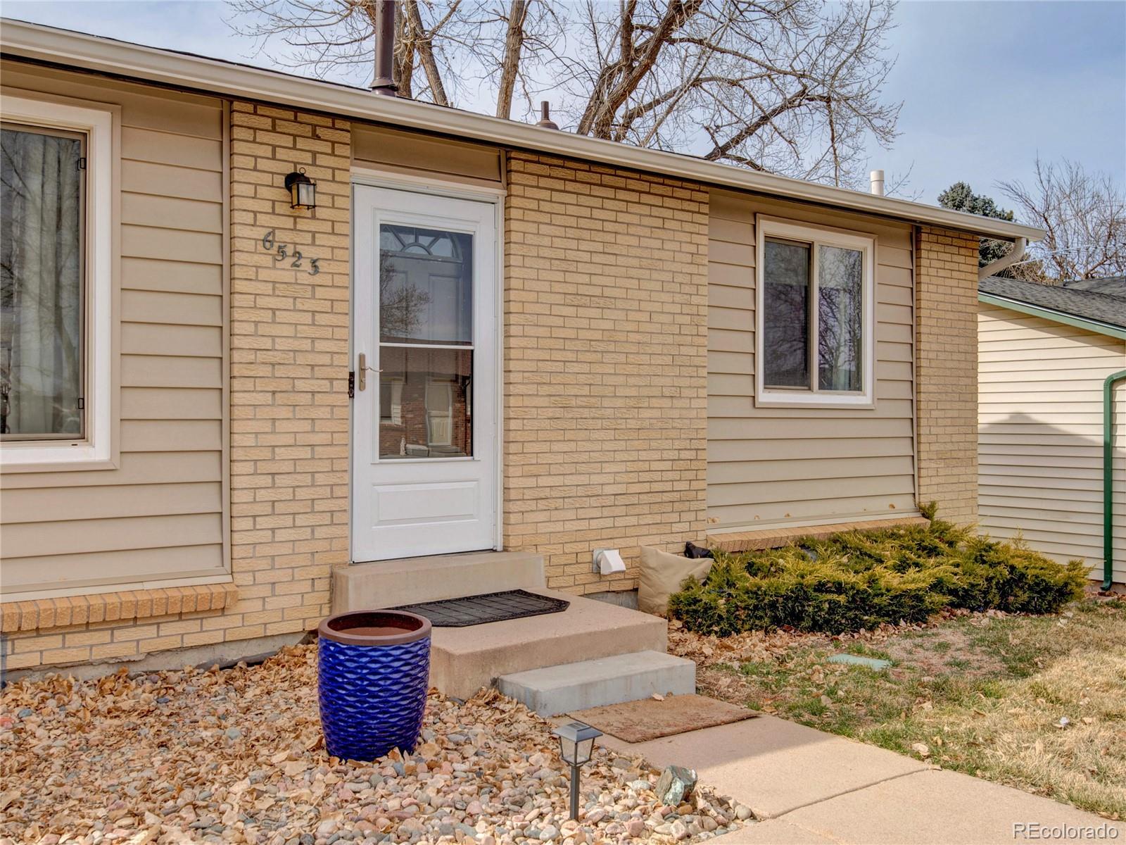 MLS Image #3 for 6523 s field way,littleton, Colorado