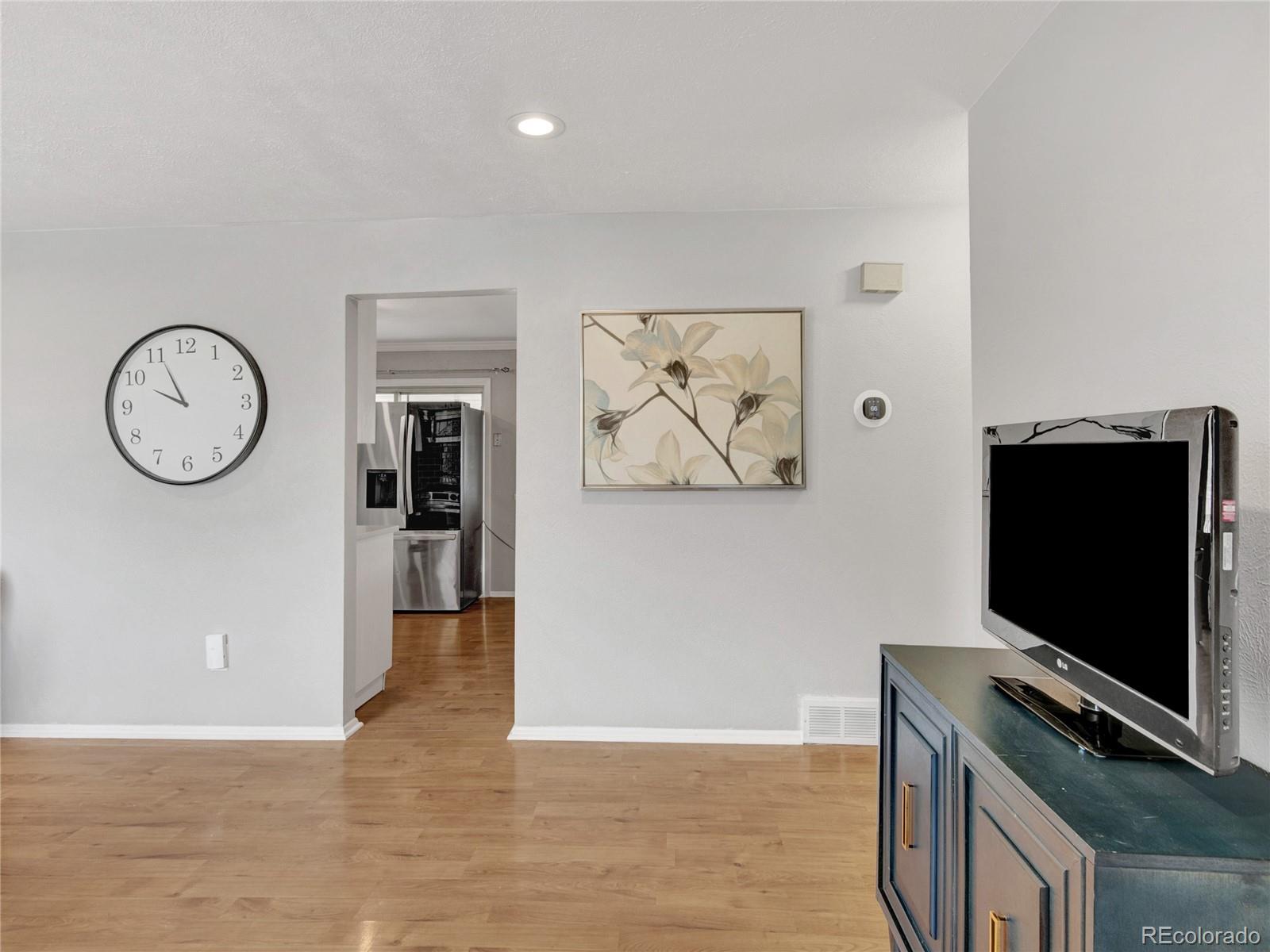 MLS Image #4 for 6523 s field way,littleton, Colorado