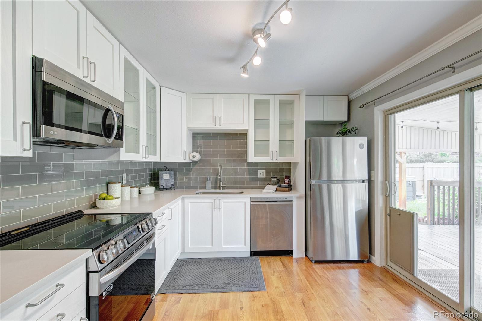 MLS Image #9 for 6523 s field way,littleton, Colorado