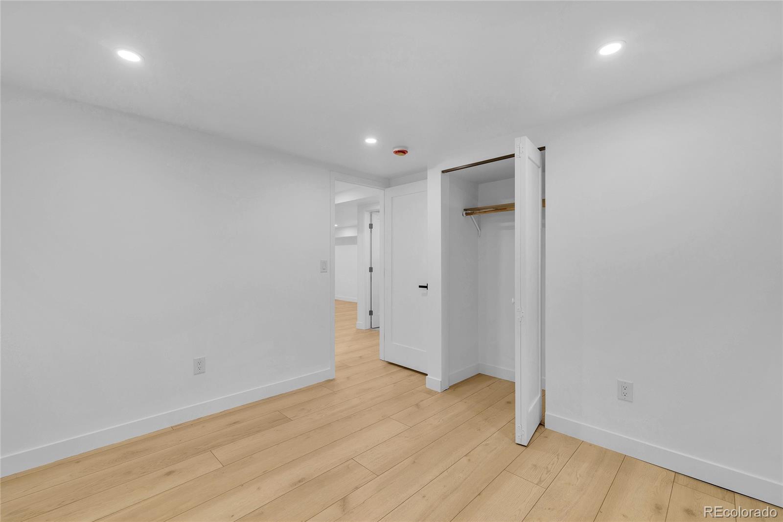 MLS Image #15 for 1490 s glencoe street,denver, Colorado