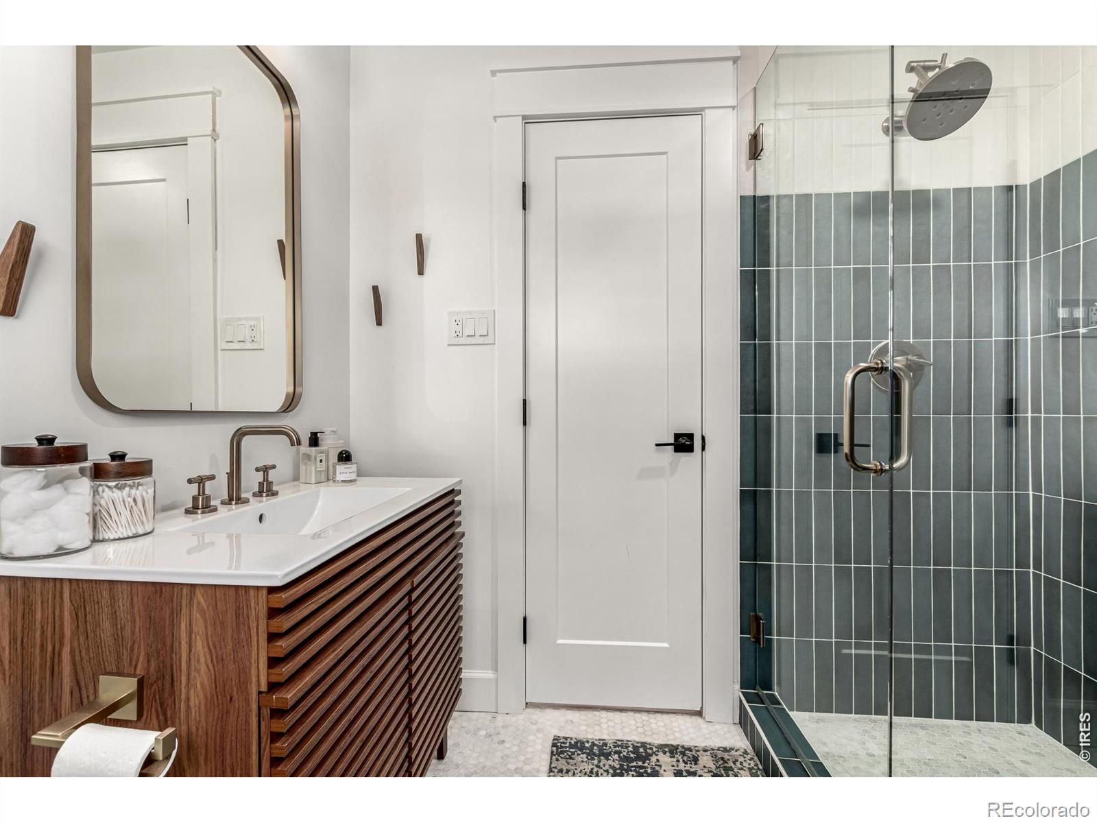 MLS Image #13 for 1542 s ogden street,denver, Colorado