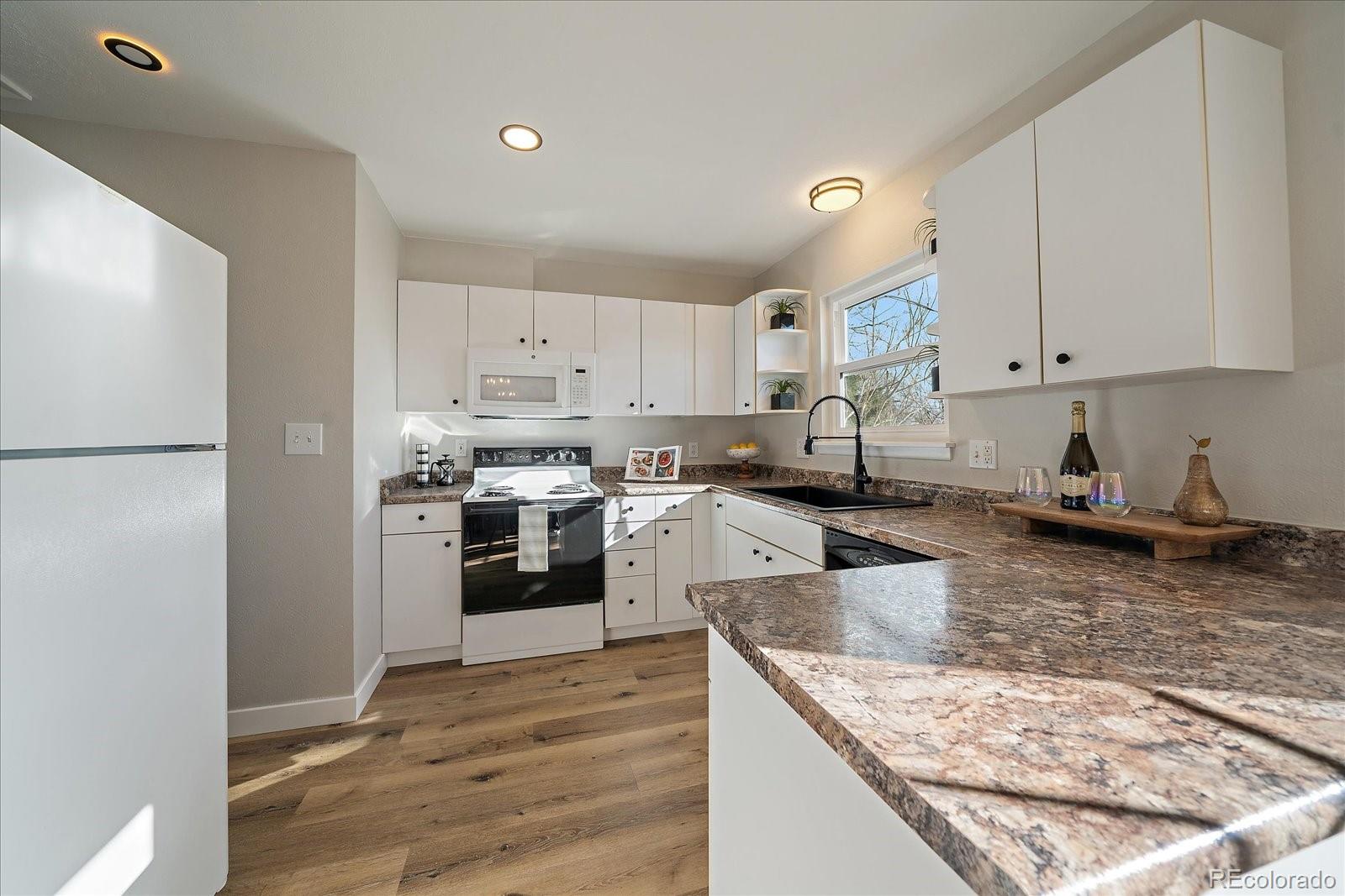 MLS Image #11 for 2614 s grant street,denver, Colorado