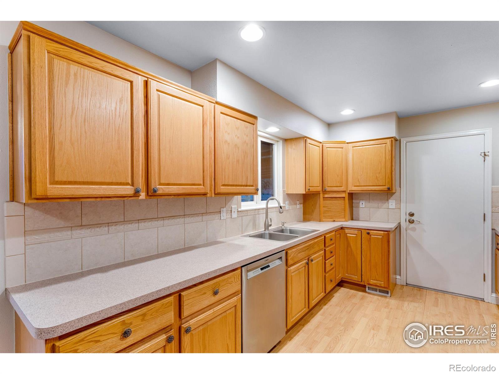 MLS Image #10 for 3006  stanford road,fort collins, Colorado