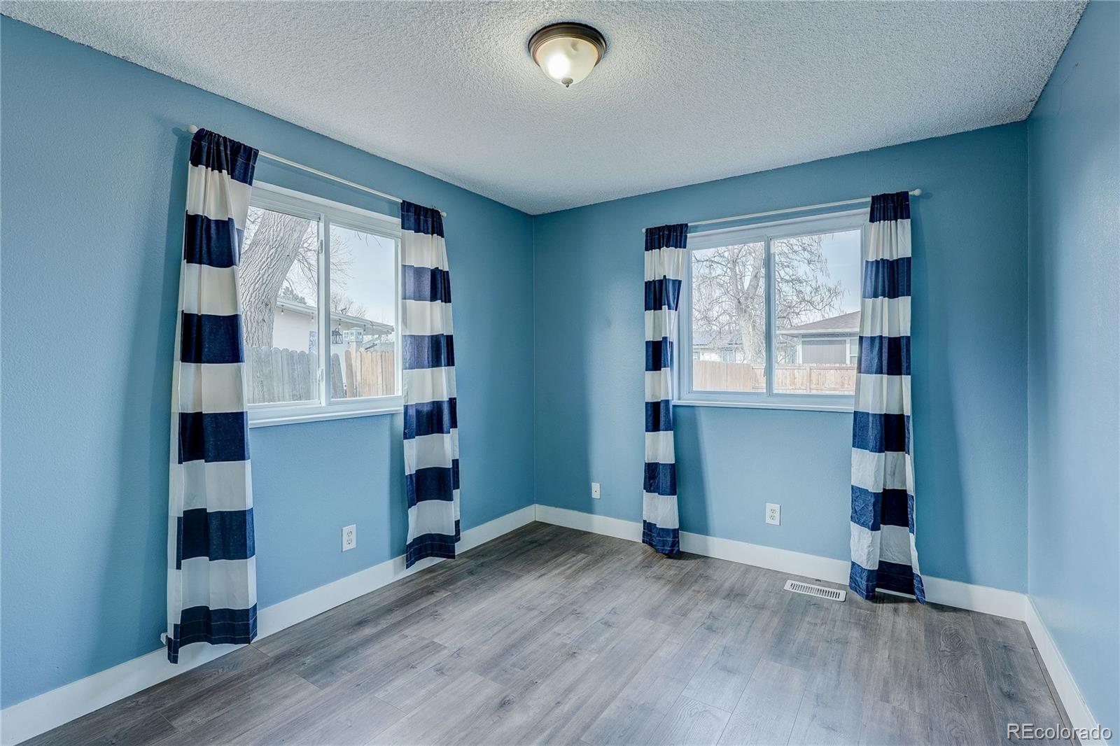 MLS Image #10 for 5557  billings street,denver, Colorado