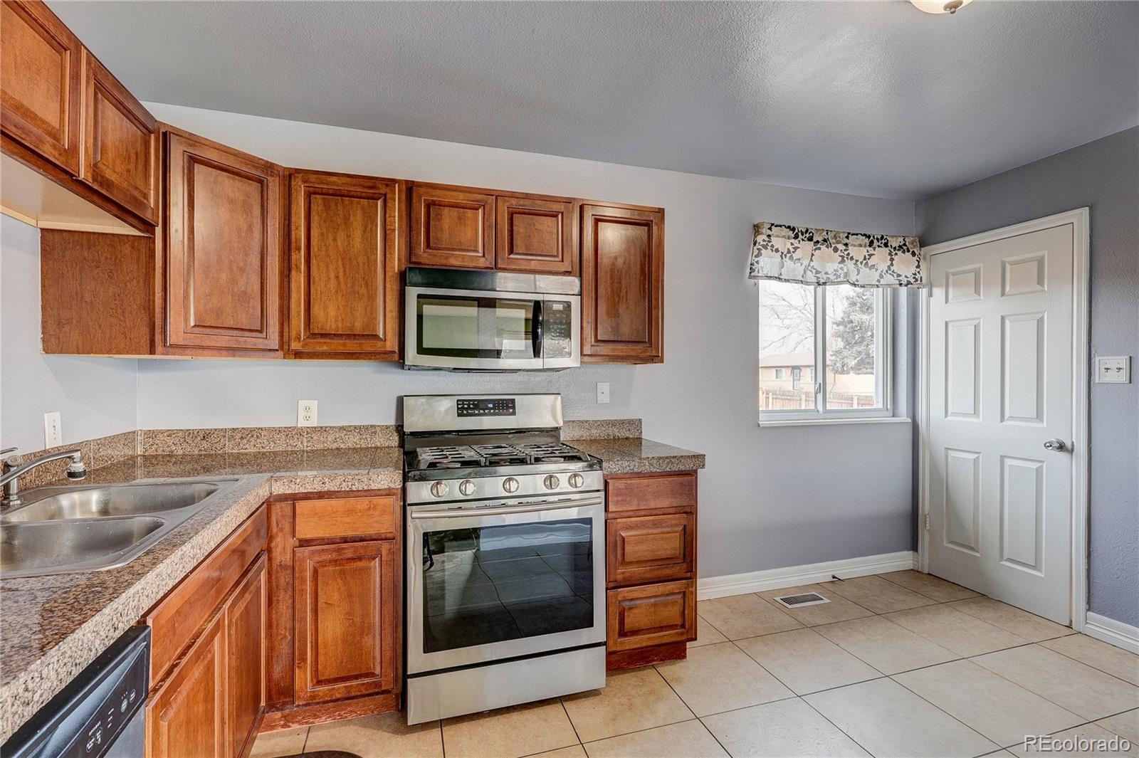 MLS Image #6 for 5557  billings street,denver, Colorado
