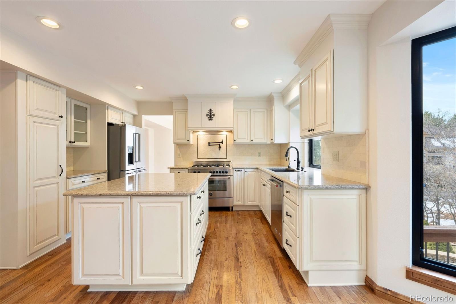 MLS Image #18 for 5480  broadmoor bluffs drive,colorado springs, Colorado