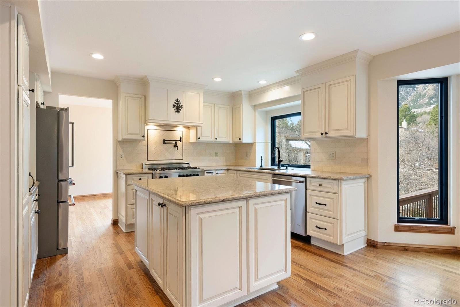 MLS Image #19 for 5480  broadmoor bluffs drive,colorado springs, Colorado