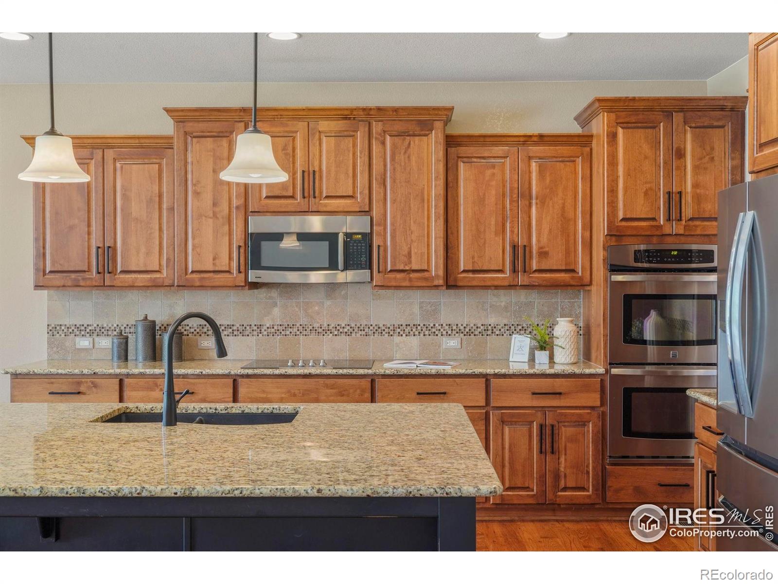 MLS Image #5 for 2353 s juniper way,lakewood, Colorado
