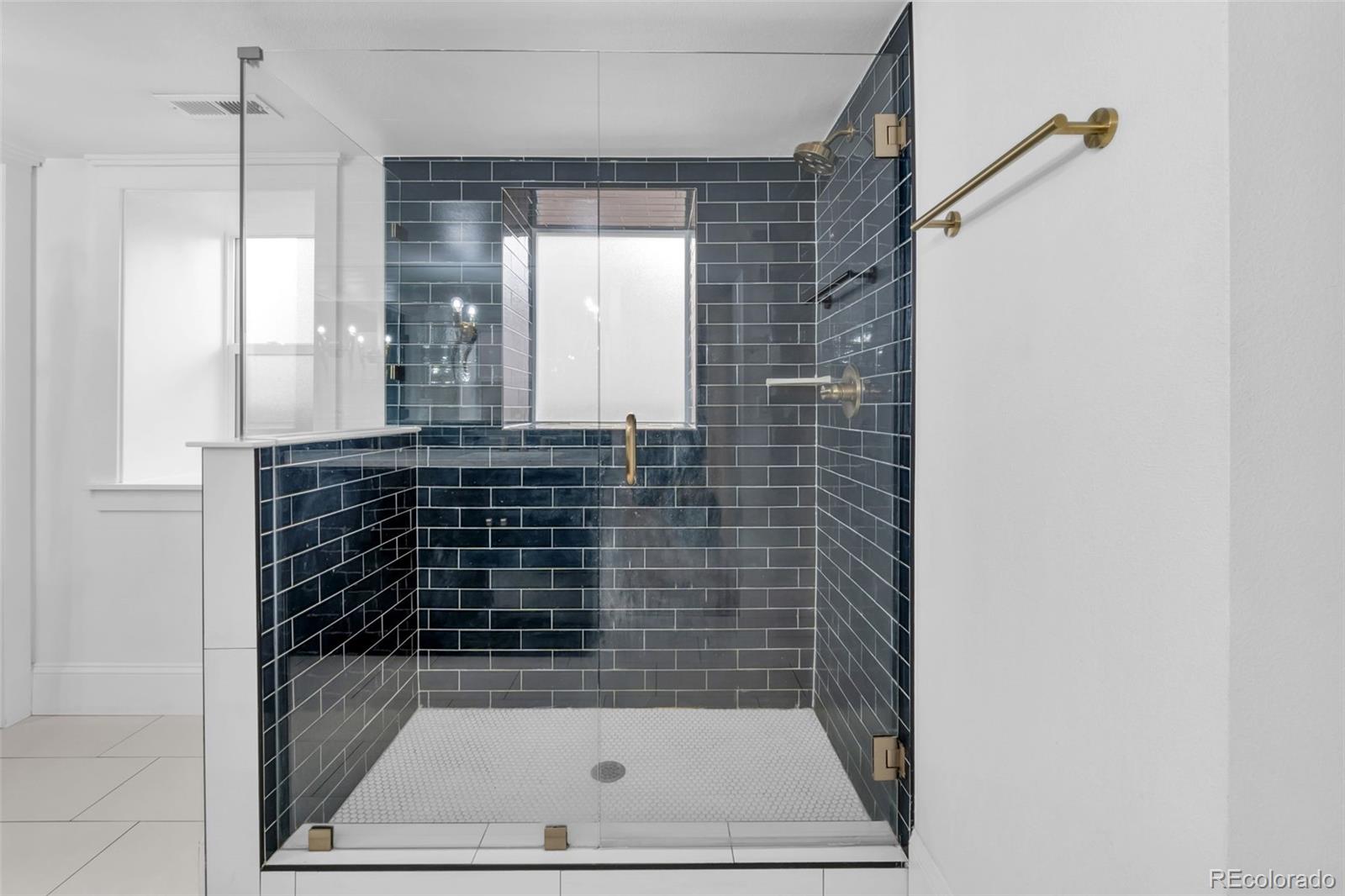 MLS Image #21 for 1406 n madison street,denver, Colorado