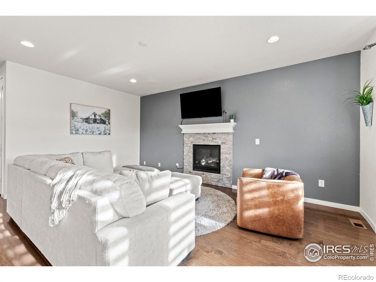 MLS Image #11 for 553  hillspire drive,windsor, Colorado