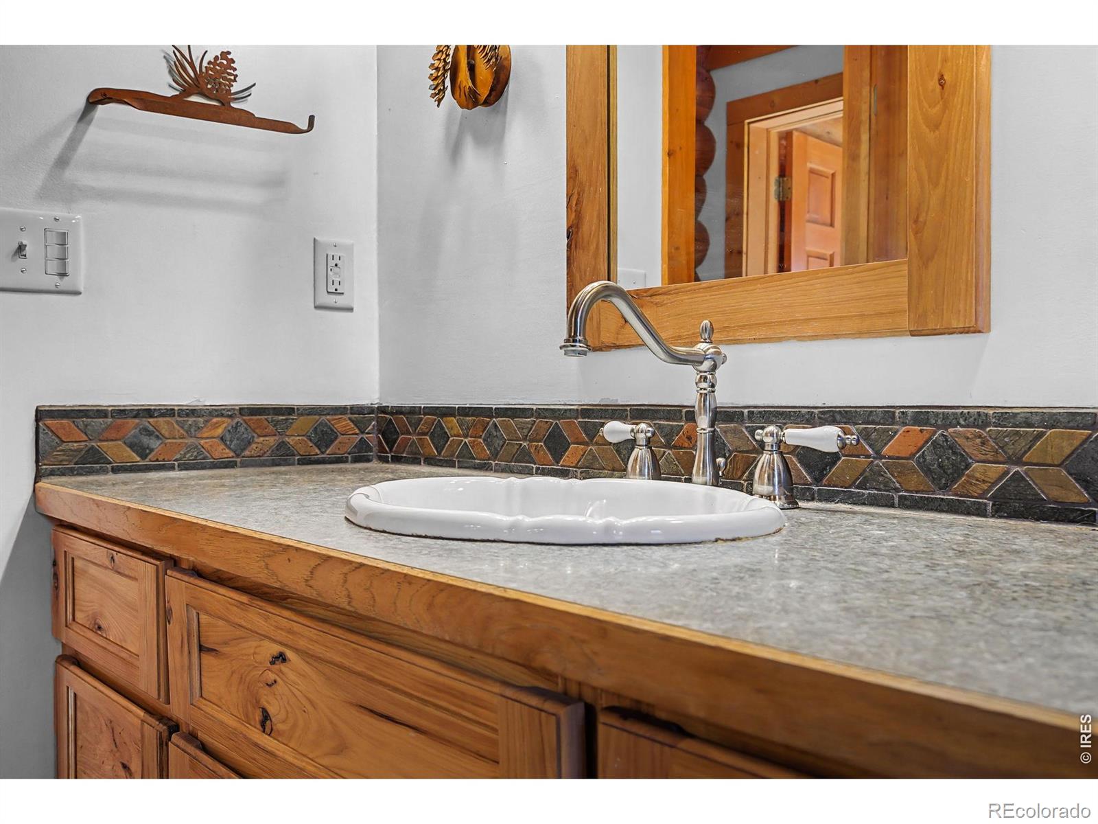 MLS Image #34 for 905  stratton park road,bellvue, Colorado