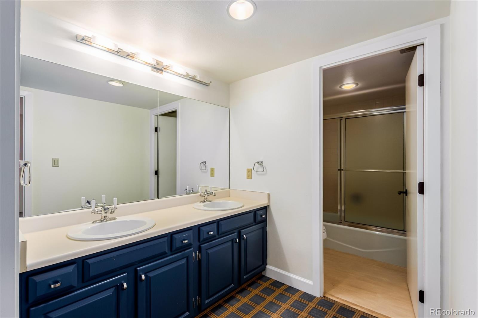 MLS Image #24 for 1551  larimer street,denver, Colorado